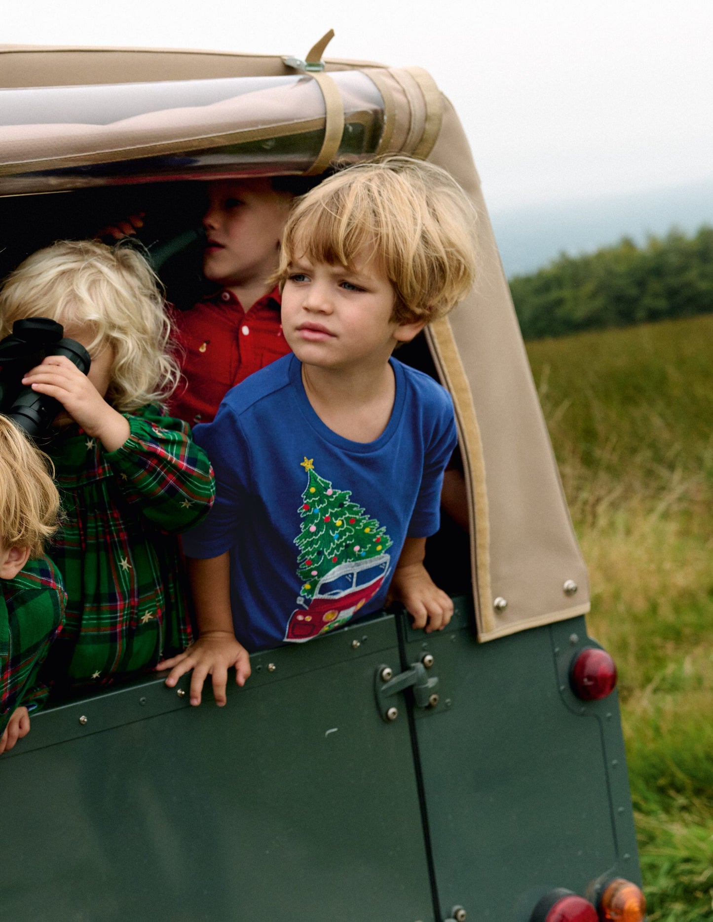 Glow Superstitch T-shirt-Twilight Blue Christmas Car