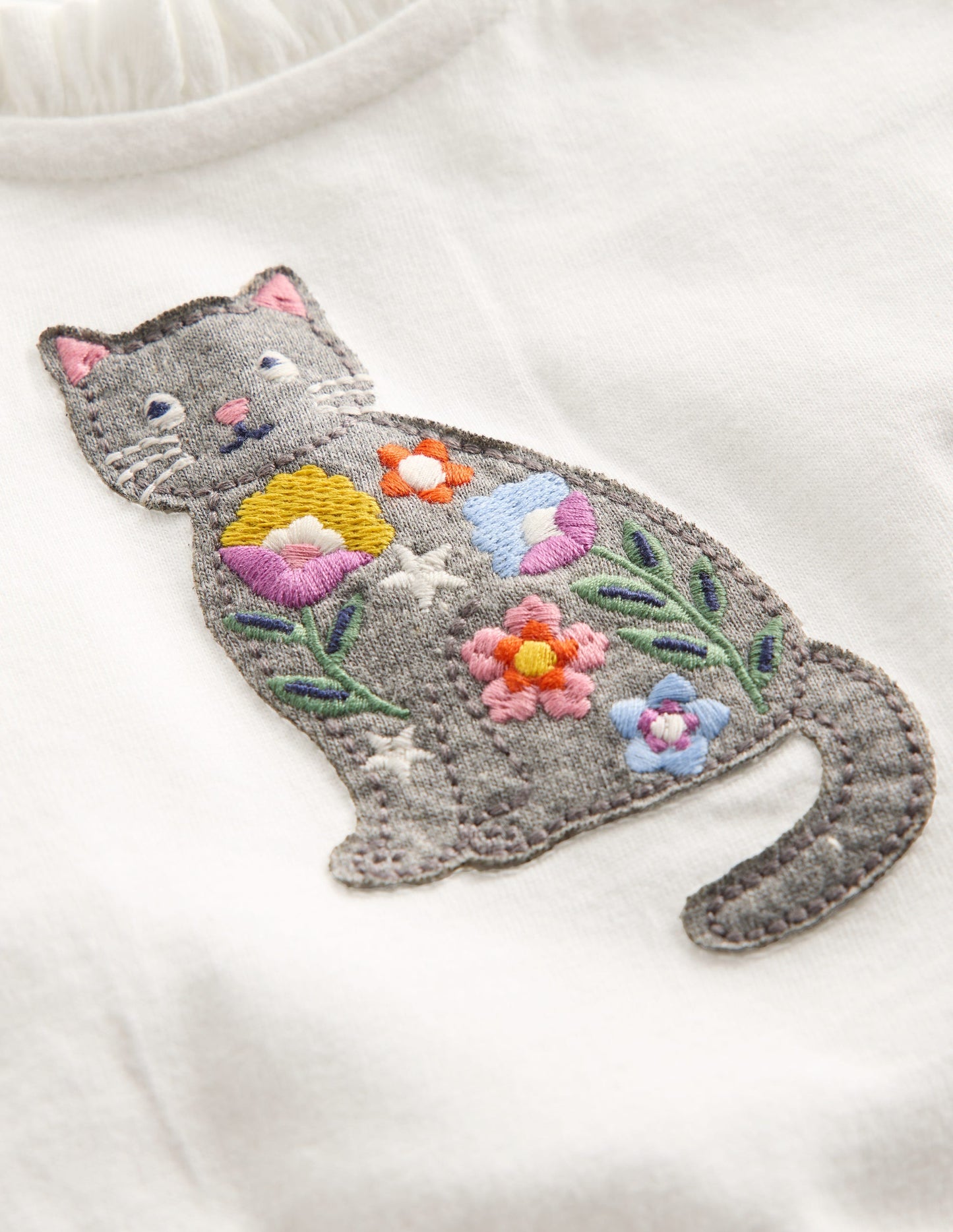 Appliqué T-shirt-Soft Ivory Cat