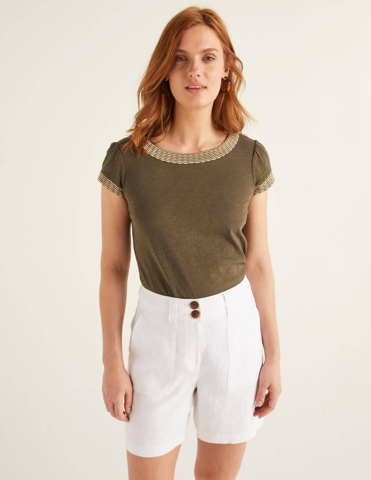 Filey Seamed Pocket Shorts-White - Image 2
