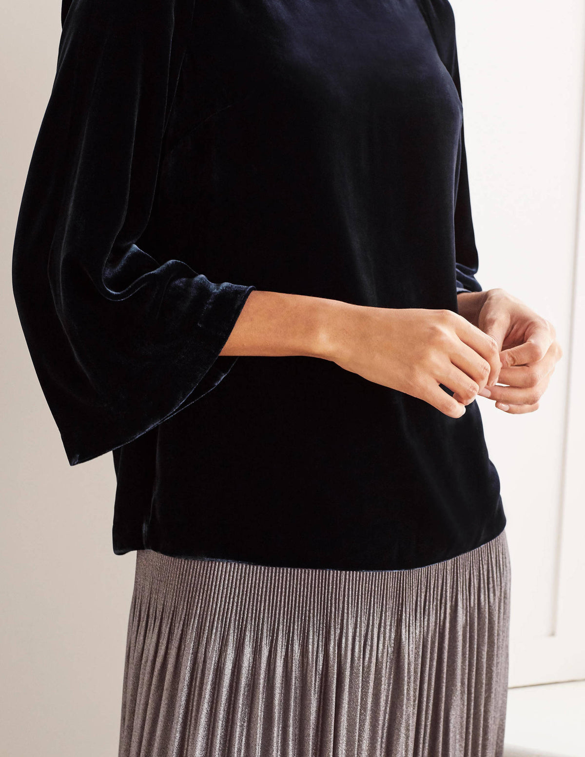 Kate Velvet Top-Navy - Image 3