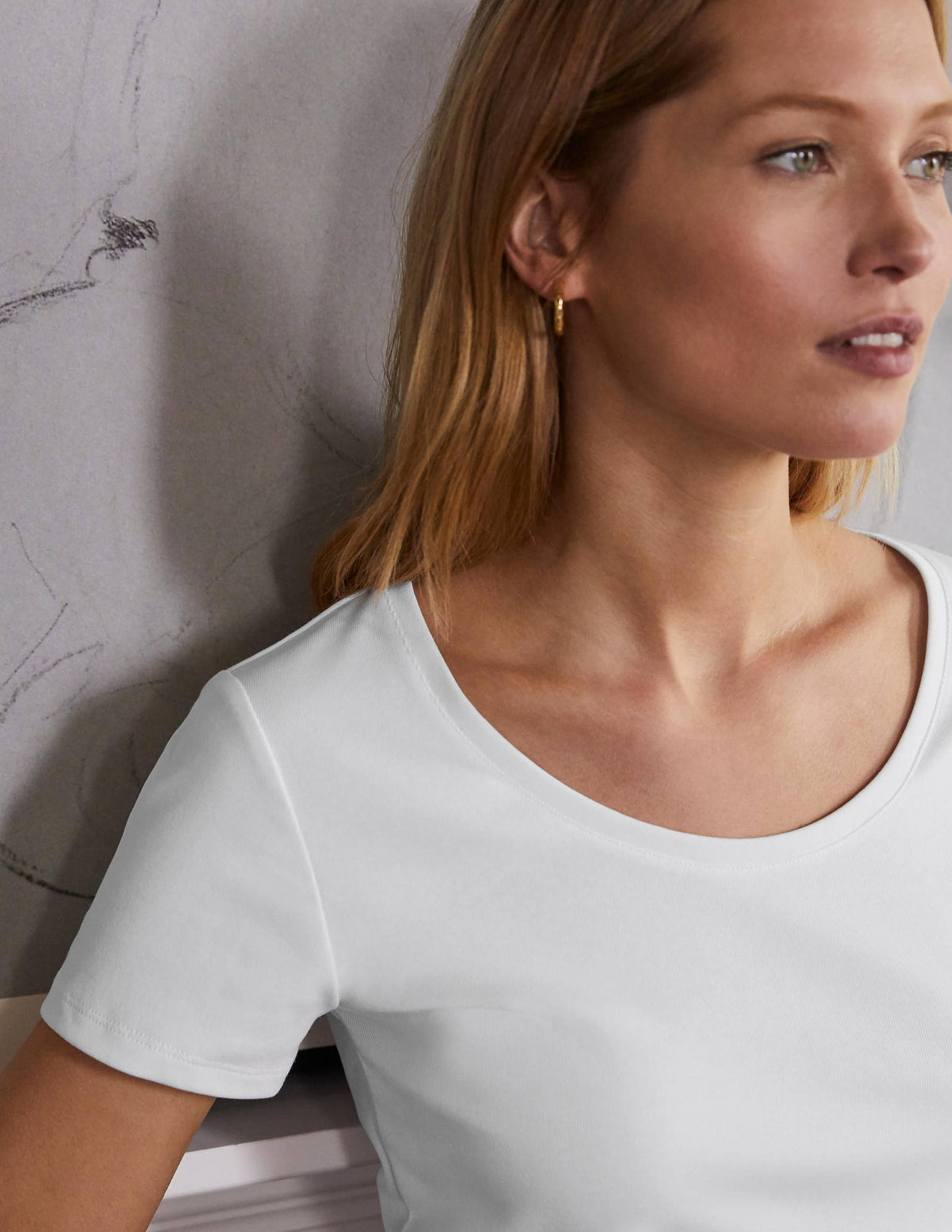 Essential Short Sleeve T-Shirt-White - Image 4
