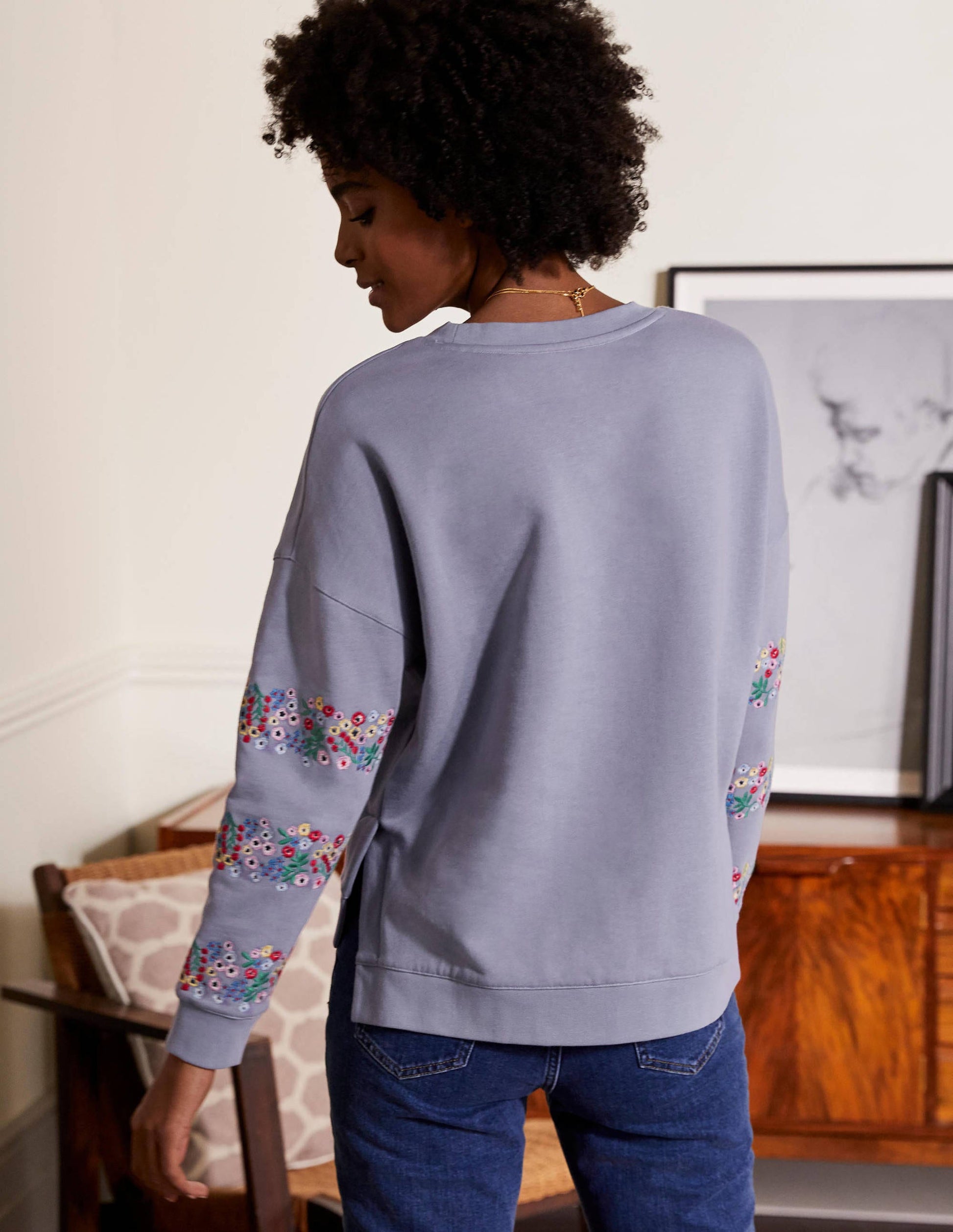 Interest Sweatshirt-River-3