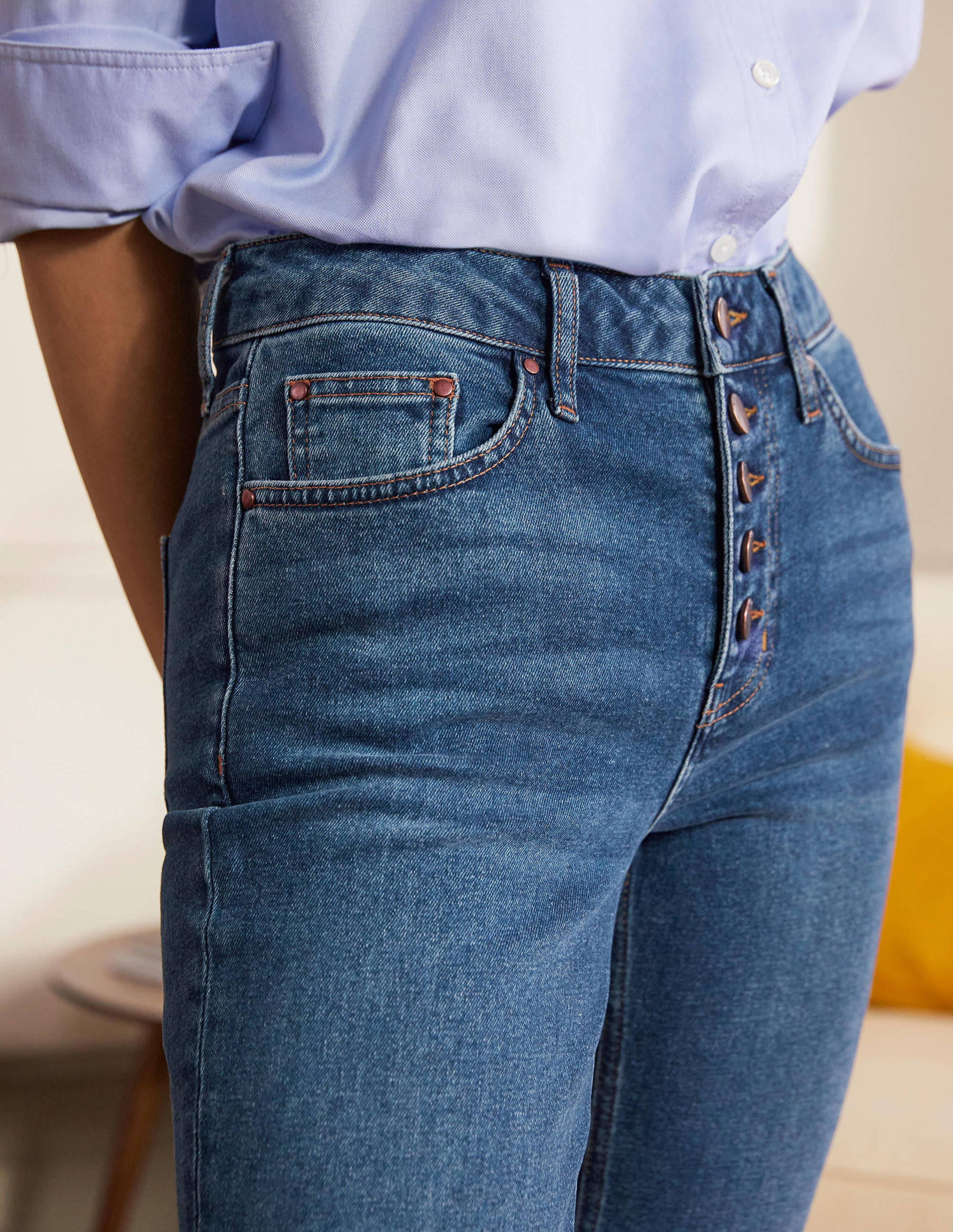 Girlfriend Jeans-Mid Vintage - Image 1