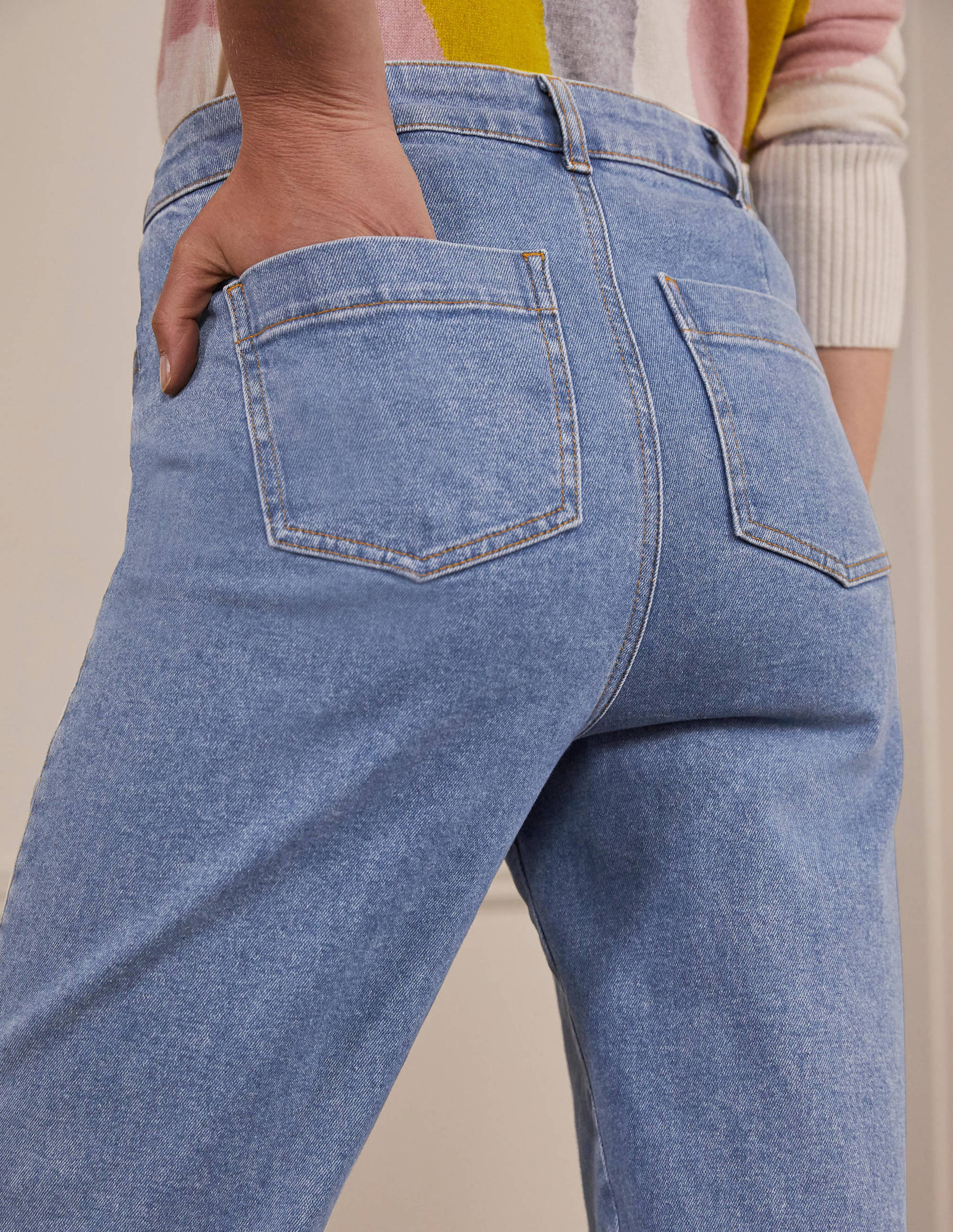 Barrel Leg Jeans-Light Vintage - Image 3