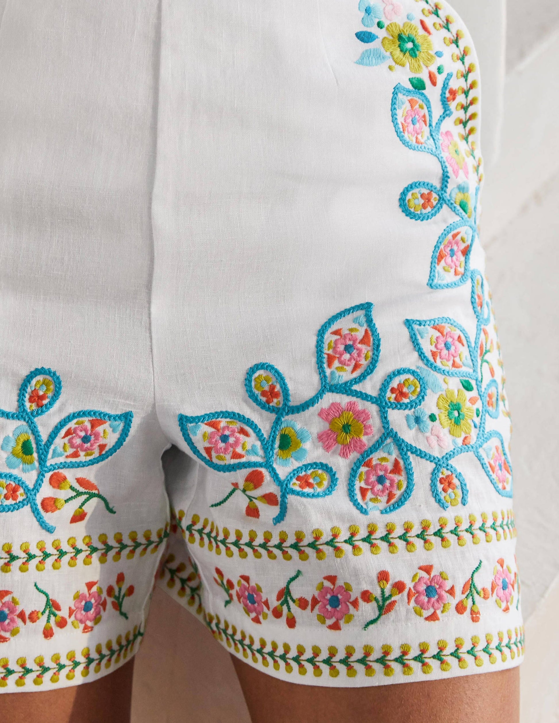 Georgina Linen Shorts-White, Embroidery-3