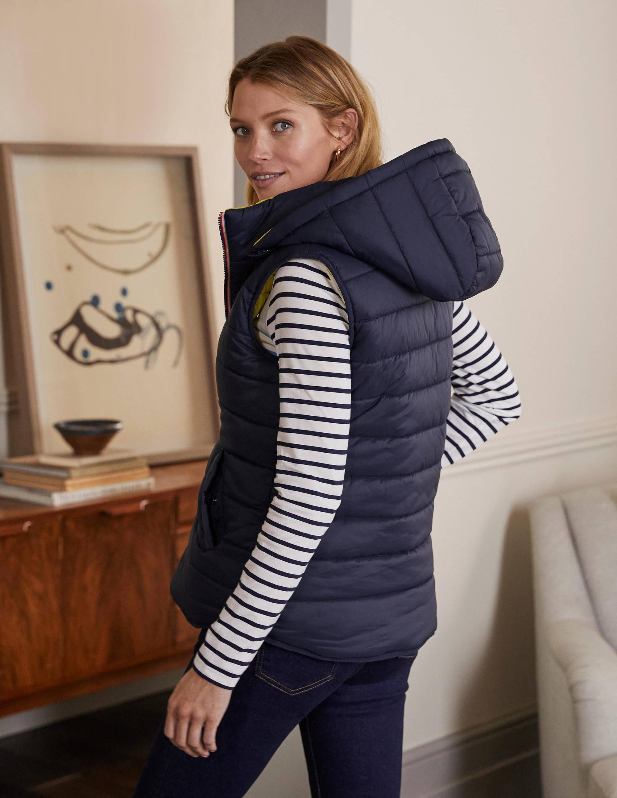 Reversible Lightweight Gilet-Navy/Mimosa - Image 3