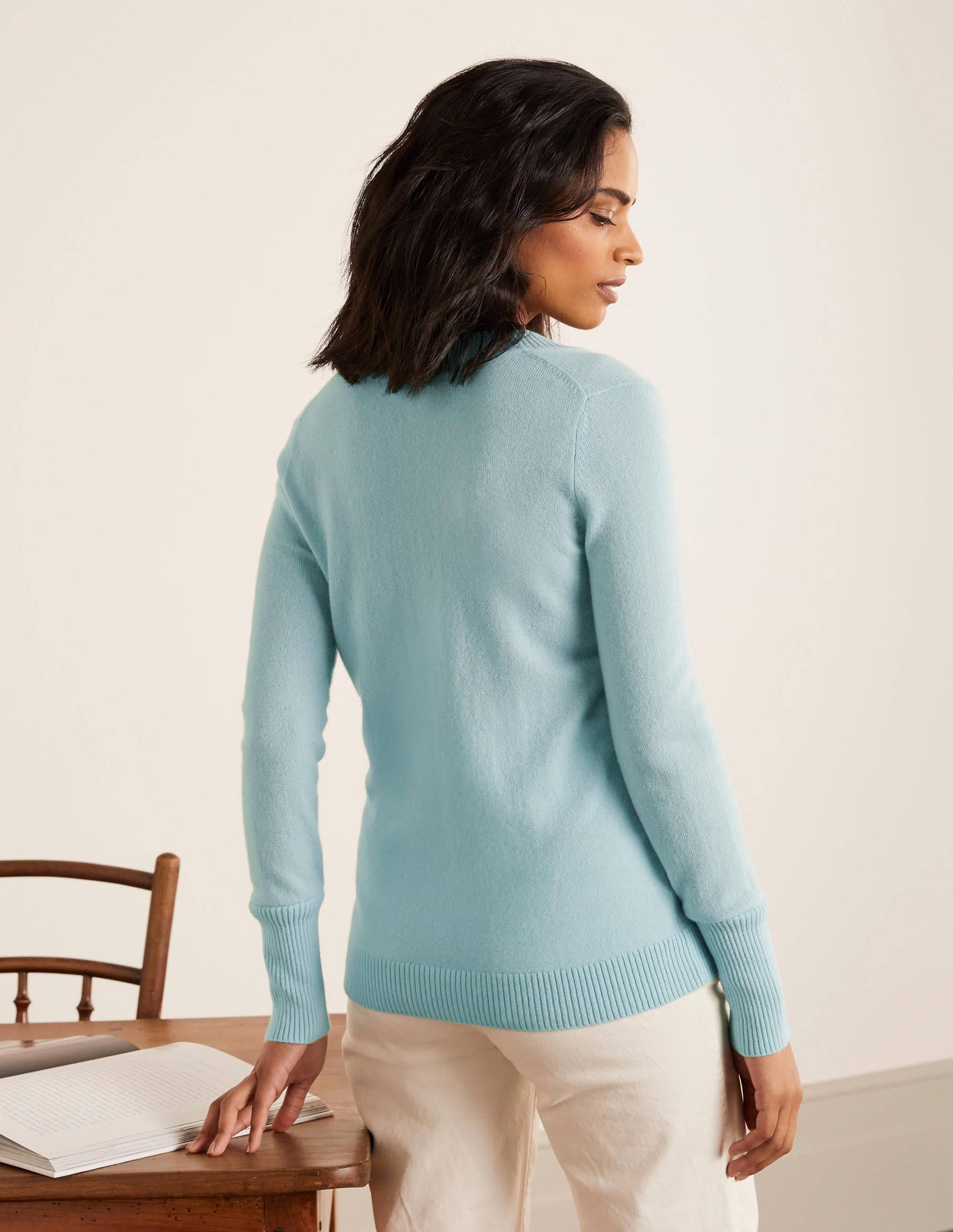 Oakley Cashmere V-Neck Jumper-Georgian Blue - Image 3