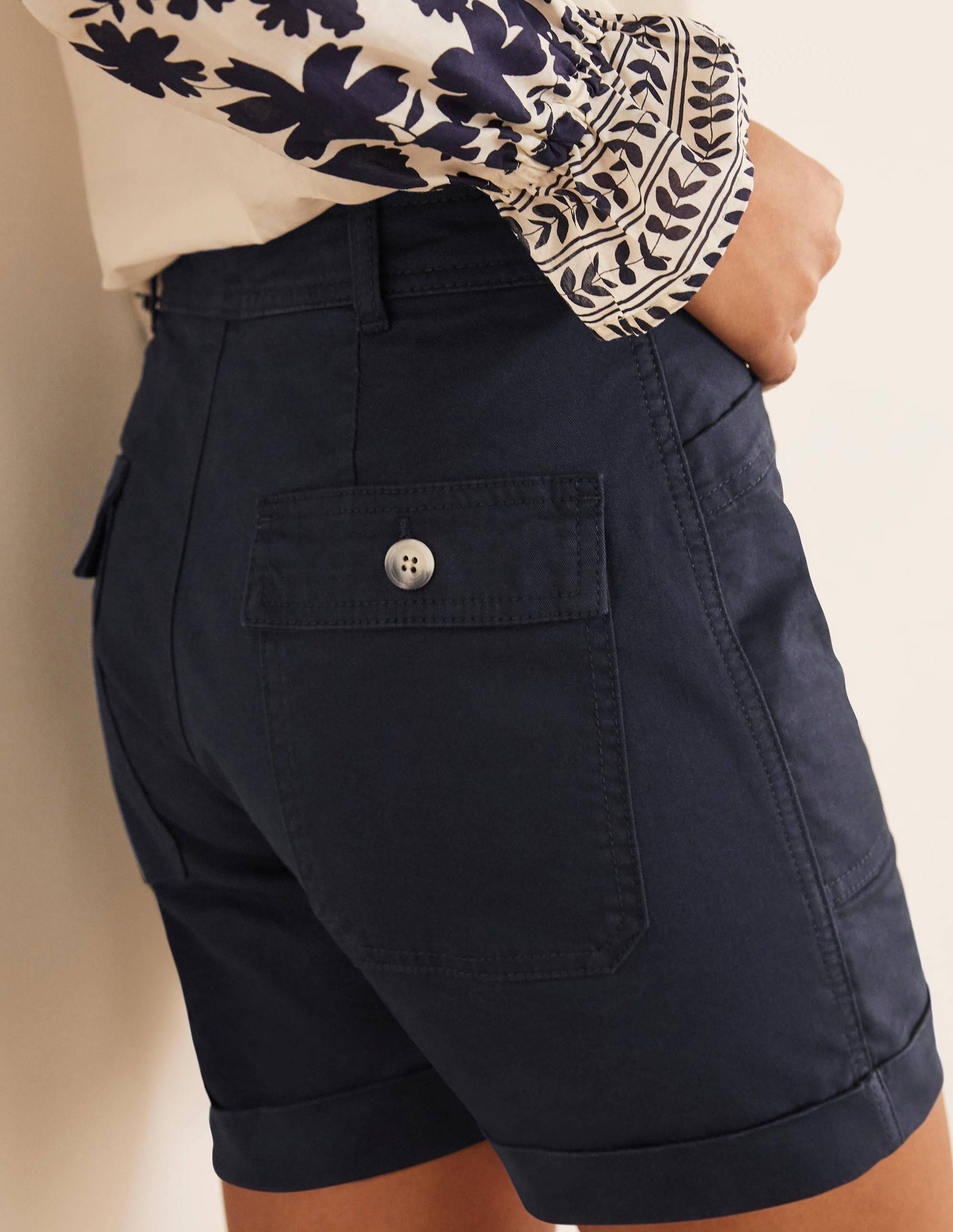 Abingdon Shorts-Navy-3