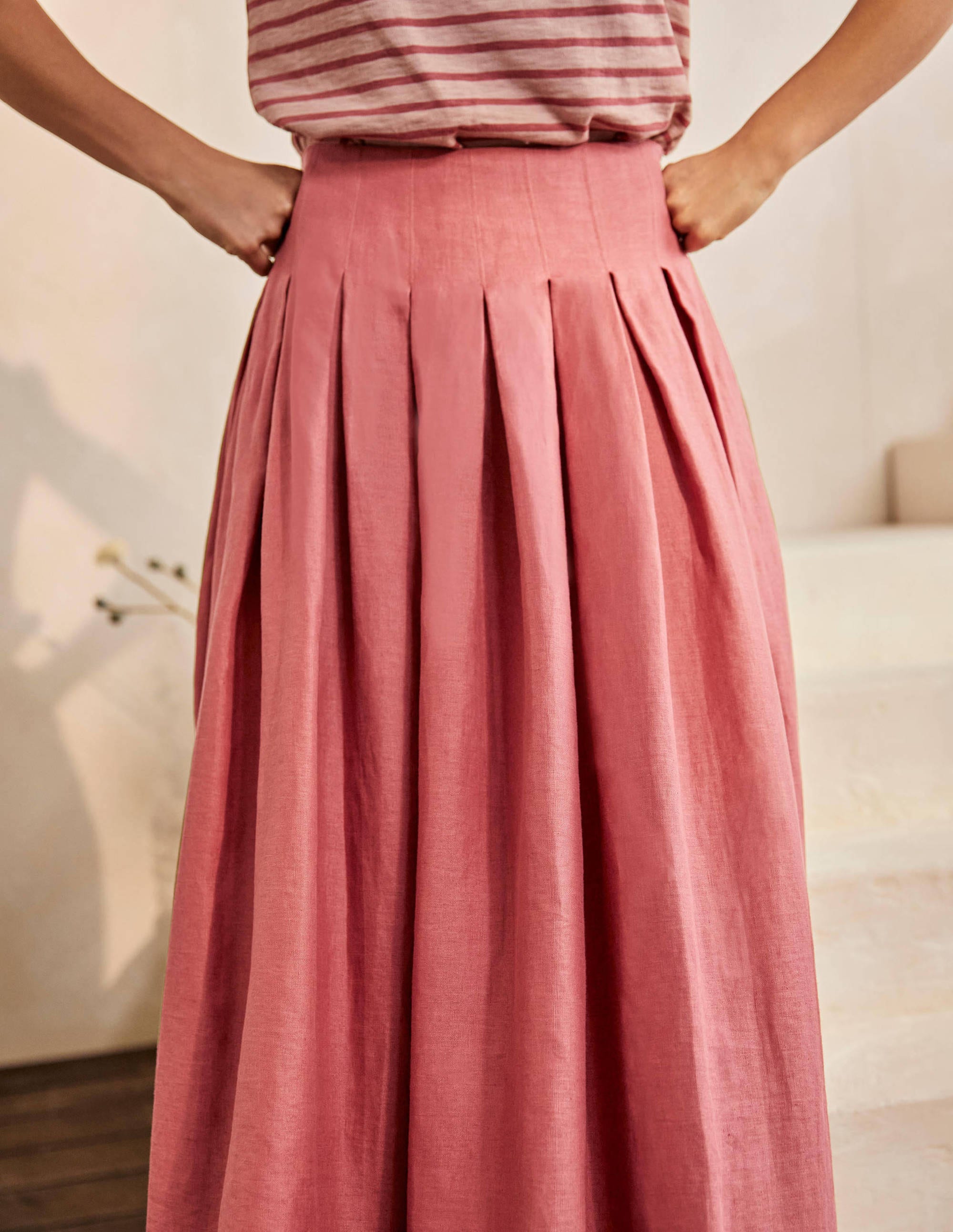 Lydia Linen Pleated Skirt-Dusty Red - Image 3
