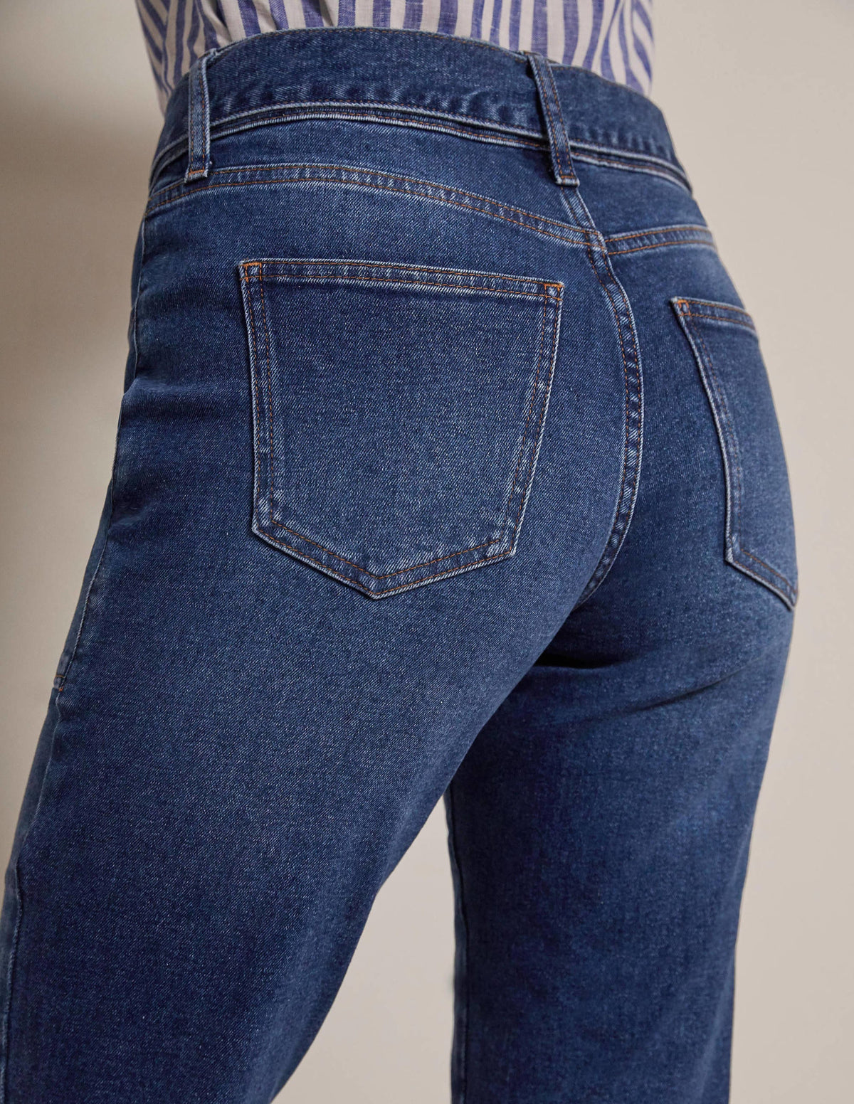 Patch Pocket Girlfriend Jeans-Mid Vintage-5