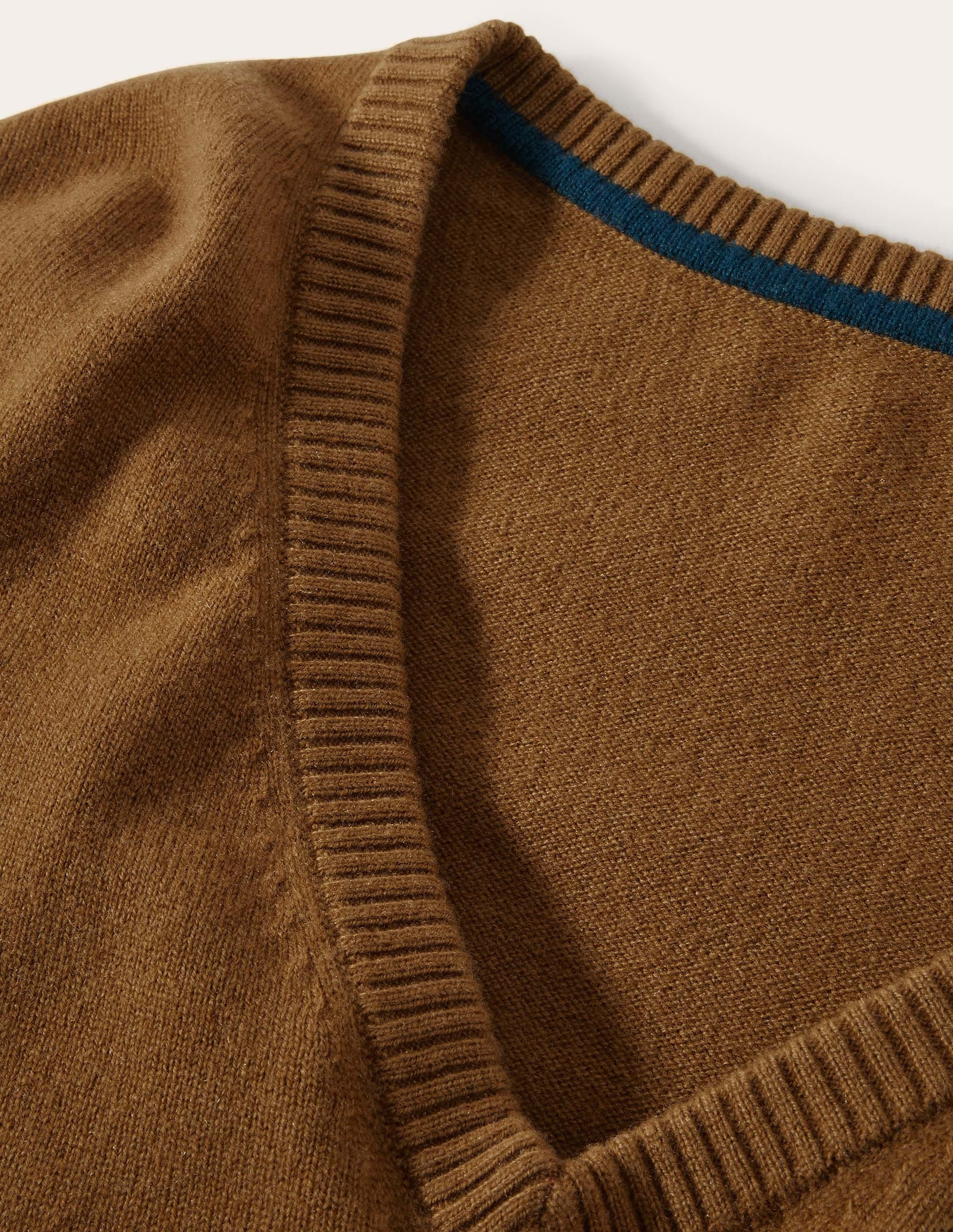Cashmere V-neck Relaxed Jumper-Moss Brown - Image 6