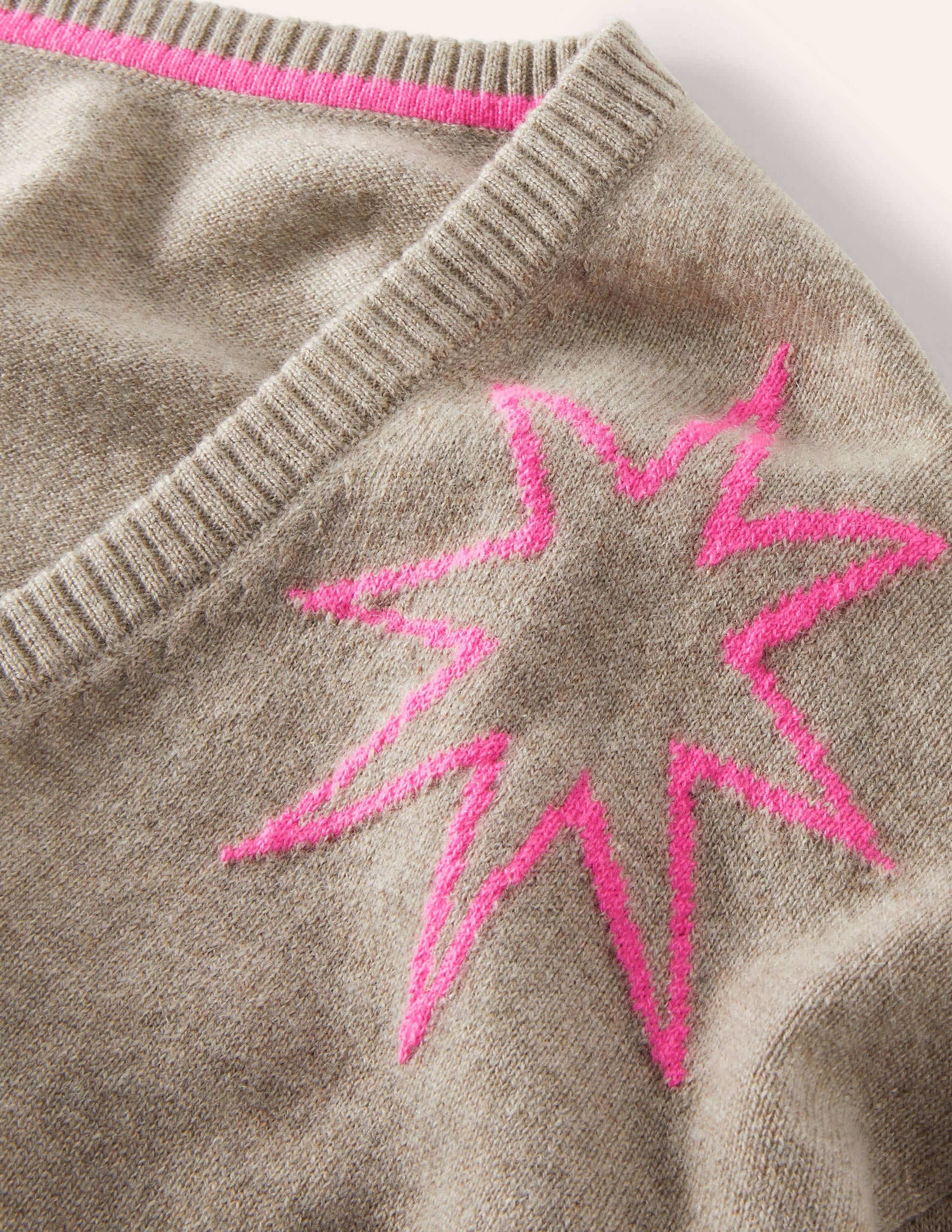 Cashmere V-neck Relaxed Jumper-Mink Melange, Neon Starburst - Image 6