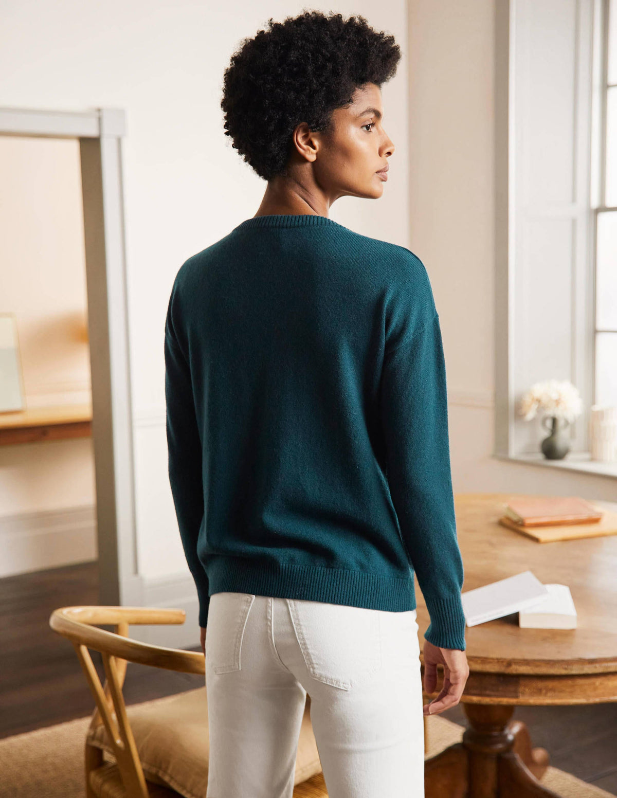Cashmere V-neck Relaxed Jumper-Dark Teal - Image 3