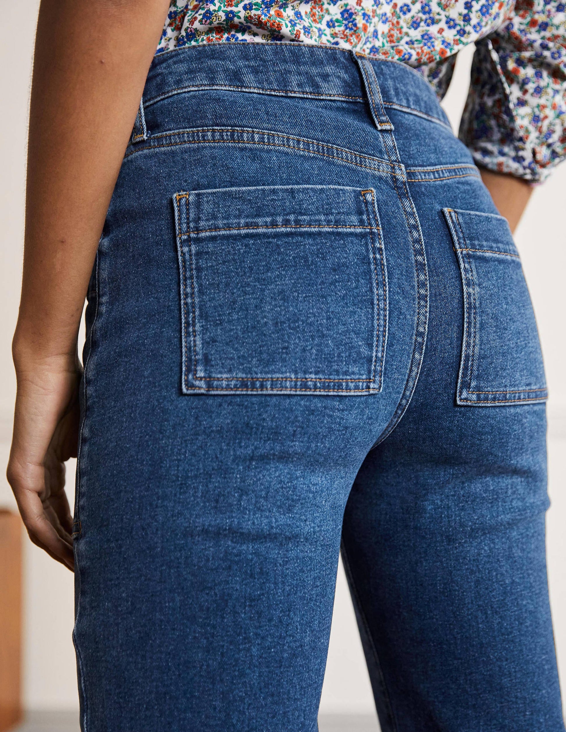 Patch Pocket Tapered Jeans-Mid Vintage-4