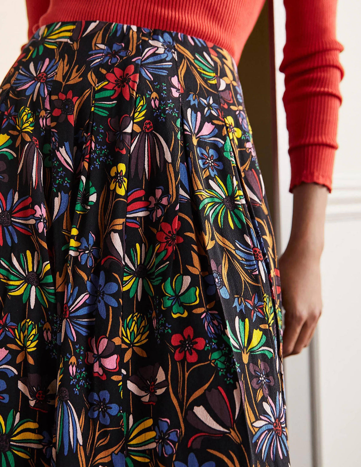 Victoria Pleated Skirt-Black, Wild Dandelion-1