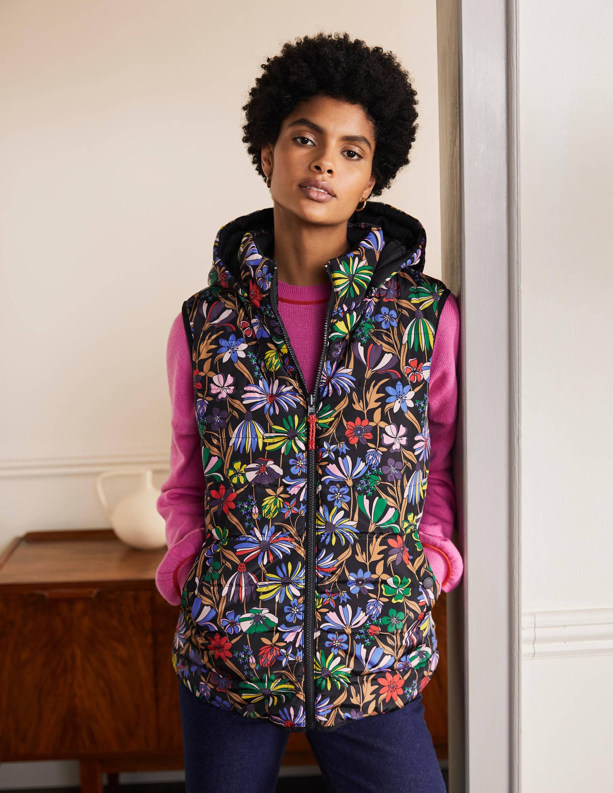 Reversible Lightweight Gilet-Black, Wild Dandelion - Image 5