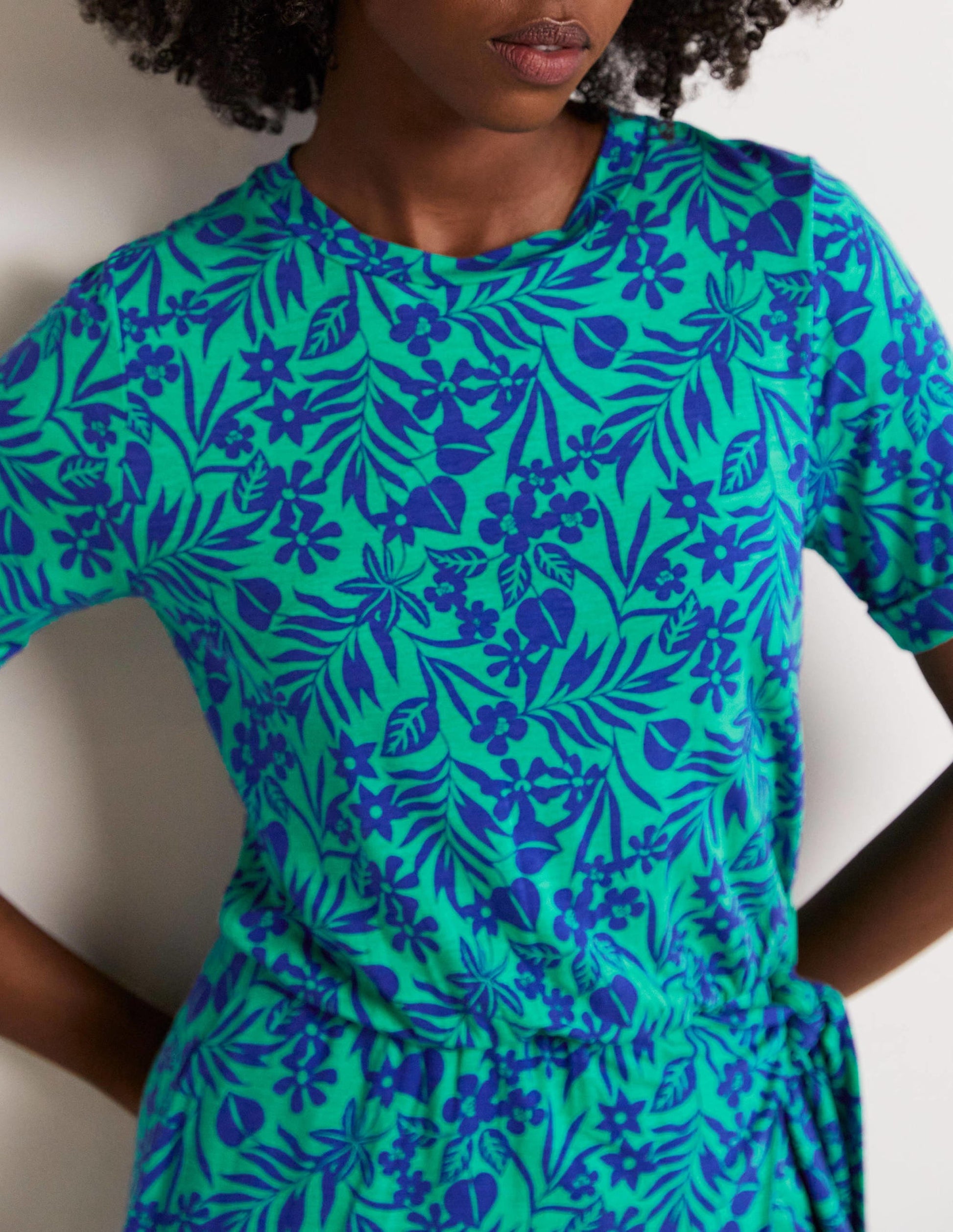 Amanda Jersey Midi Dress-Emerald, Tropic Foliage-5