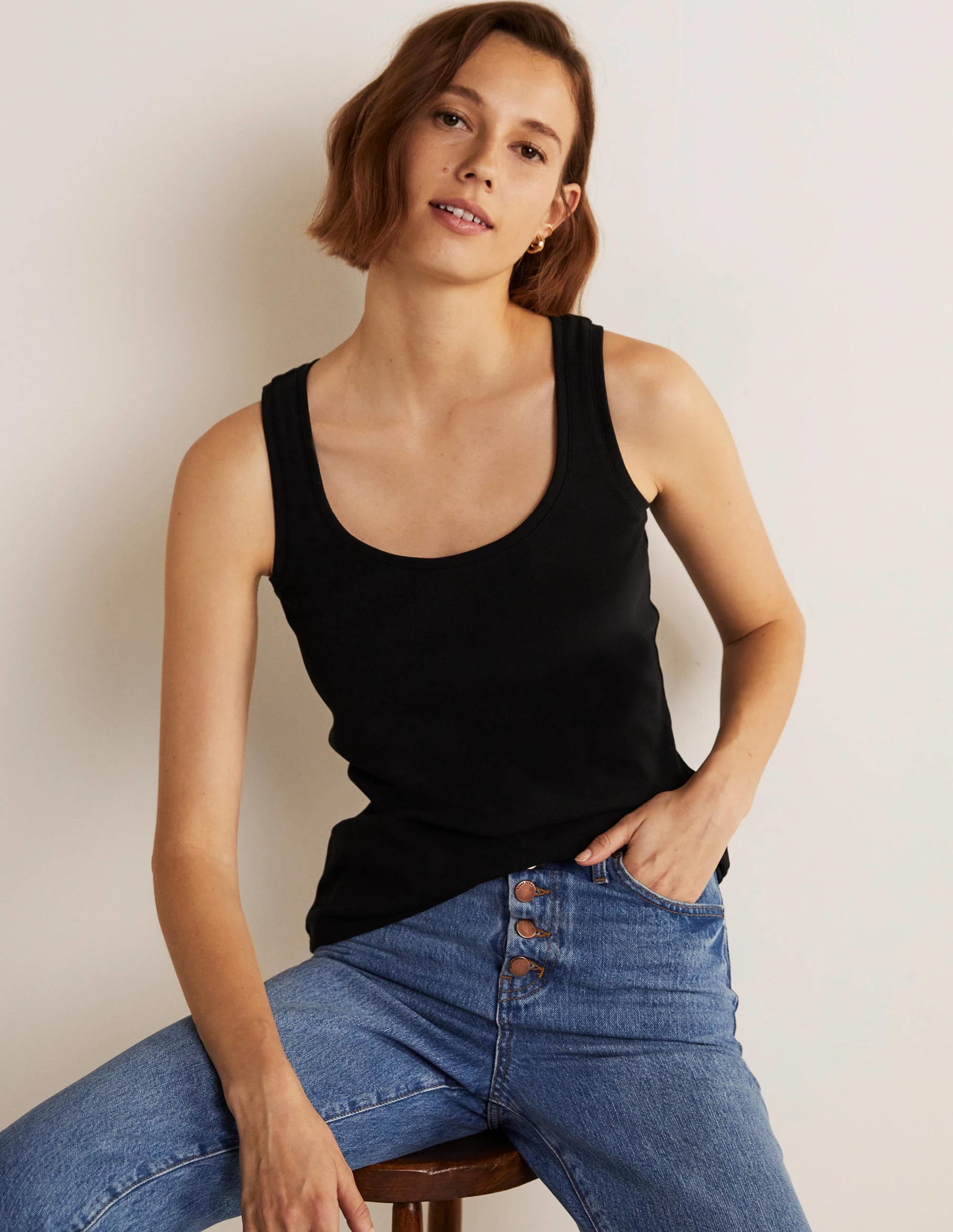 Essential Vest-Black - Image 9