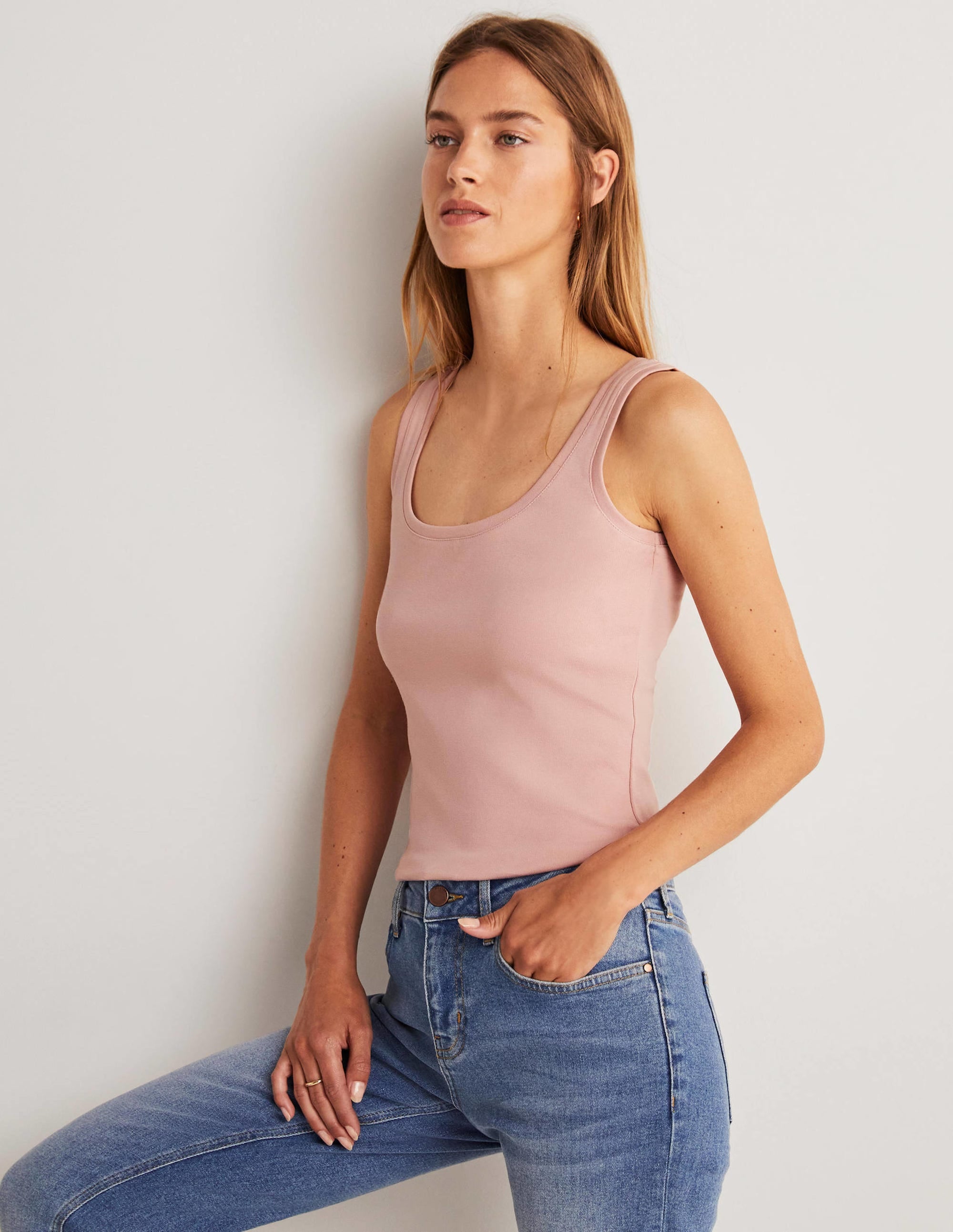 Essential Vest-Milkshake - Image 5