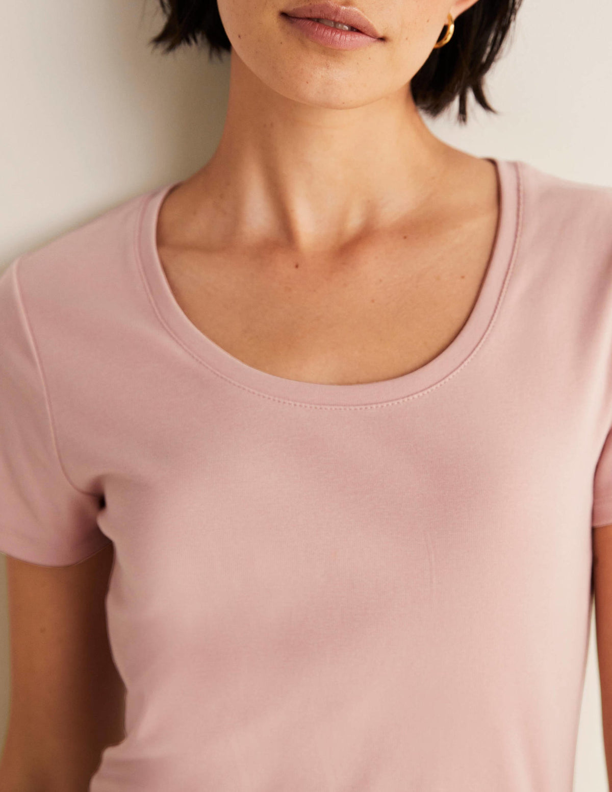 Essential Short Sleeve T-Shirt-Milkshake - Image 6