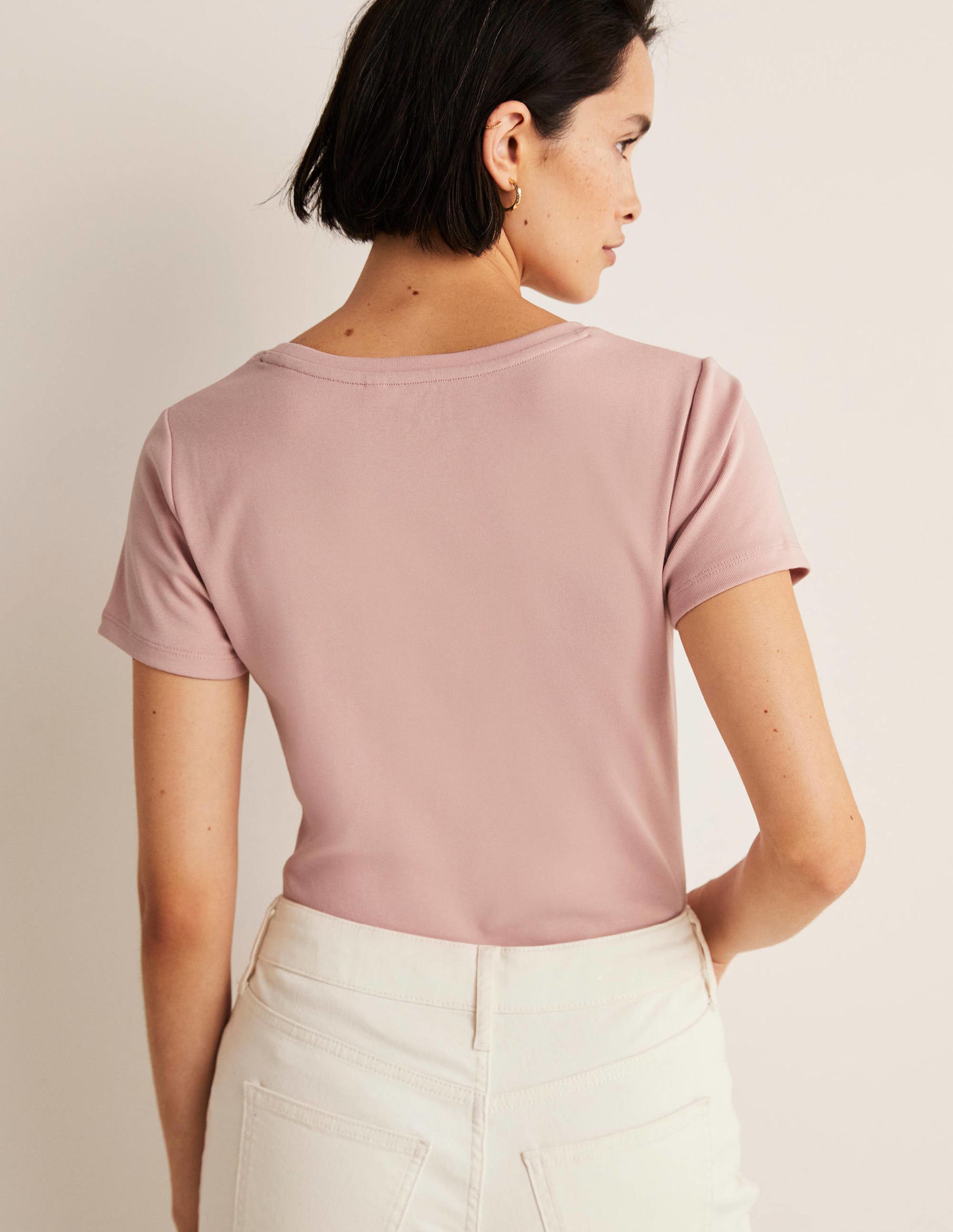 Essential Short Sleeve T-Shirt-Milkshake - Image 7