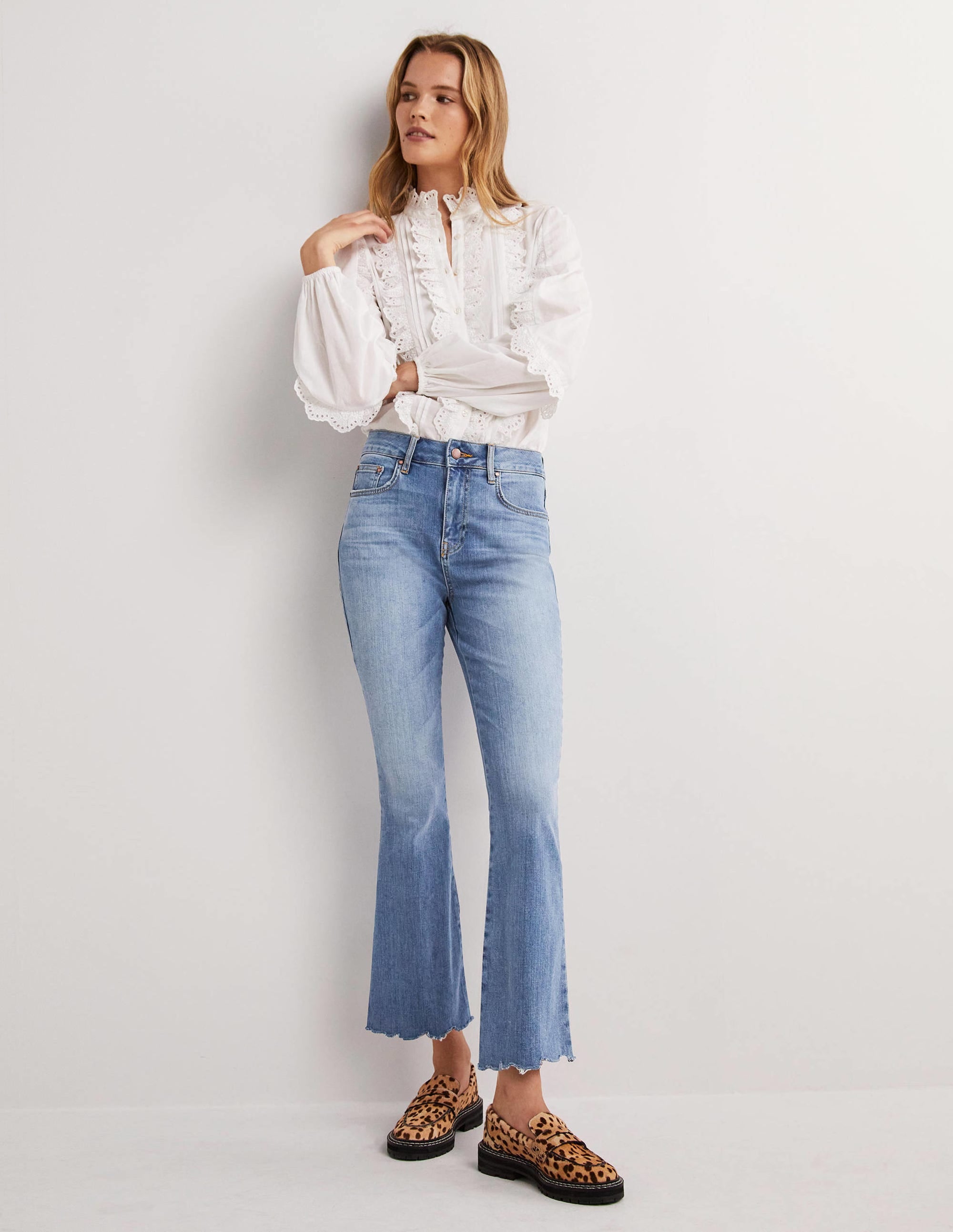 Fitted Cropped Flare Jeans-Light Vintage - Image 1