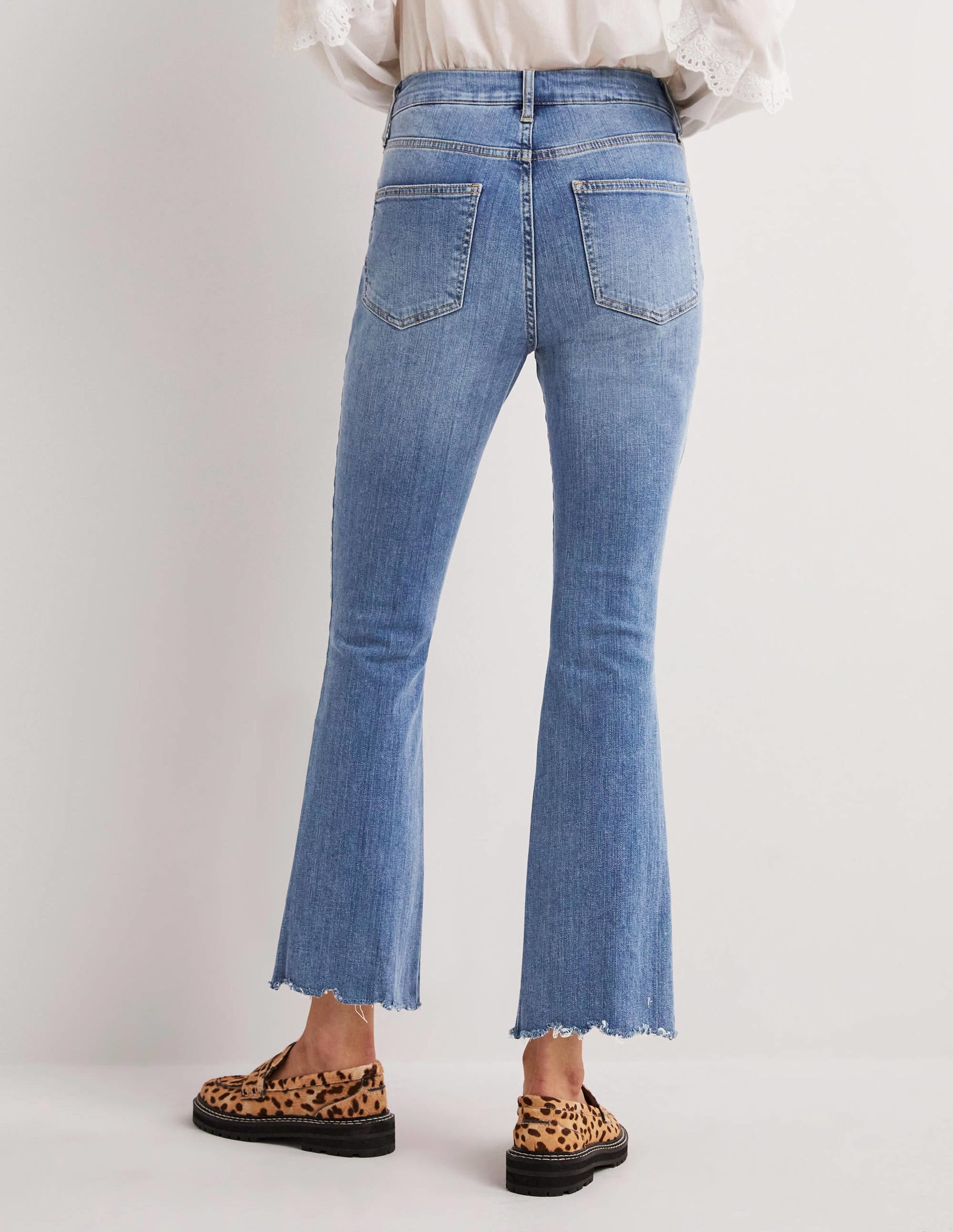 Fitted Cropped Flare Jeans-Light Vintage - Image 3