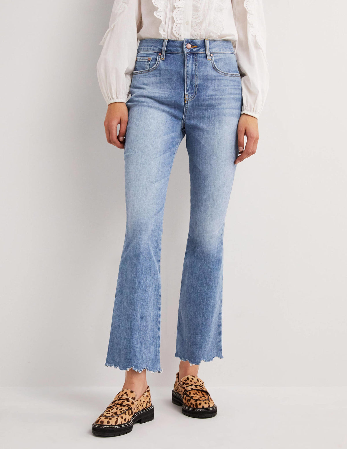 Fitted Cropped Flare Jeans-Light Vintage - Image 5
