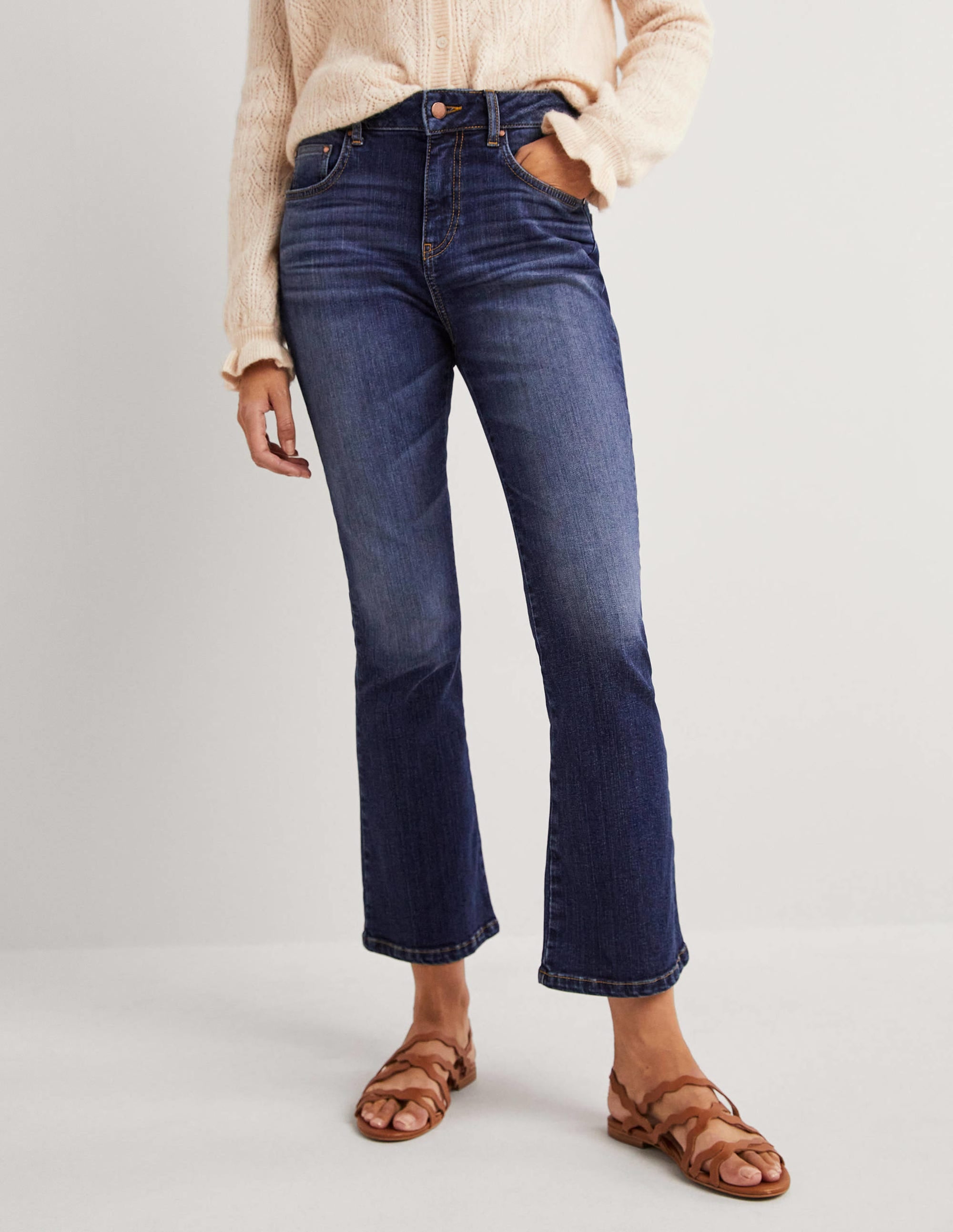 Fitted Cropped Flare Jeans-Dark Vintage - Image 4