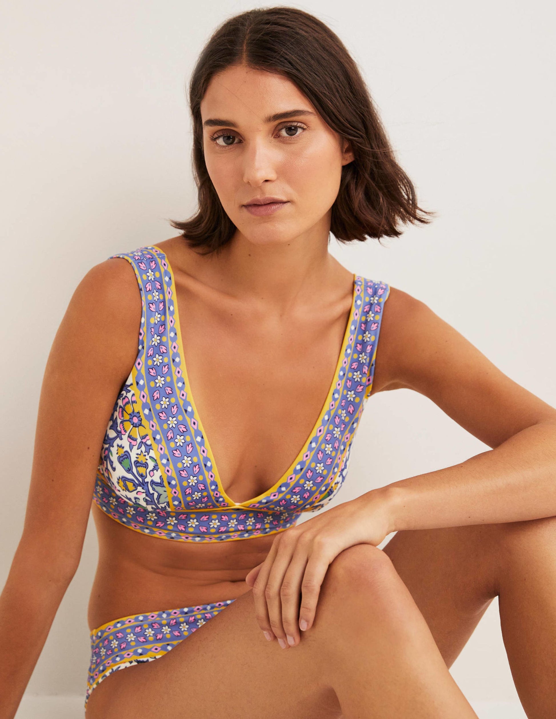 Porto V-neck Bikini Top-Ivory, Enchanting Twig-1