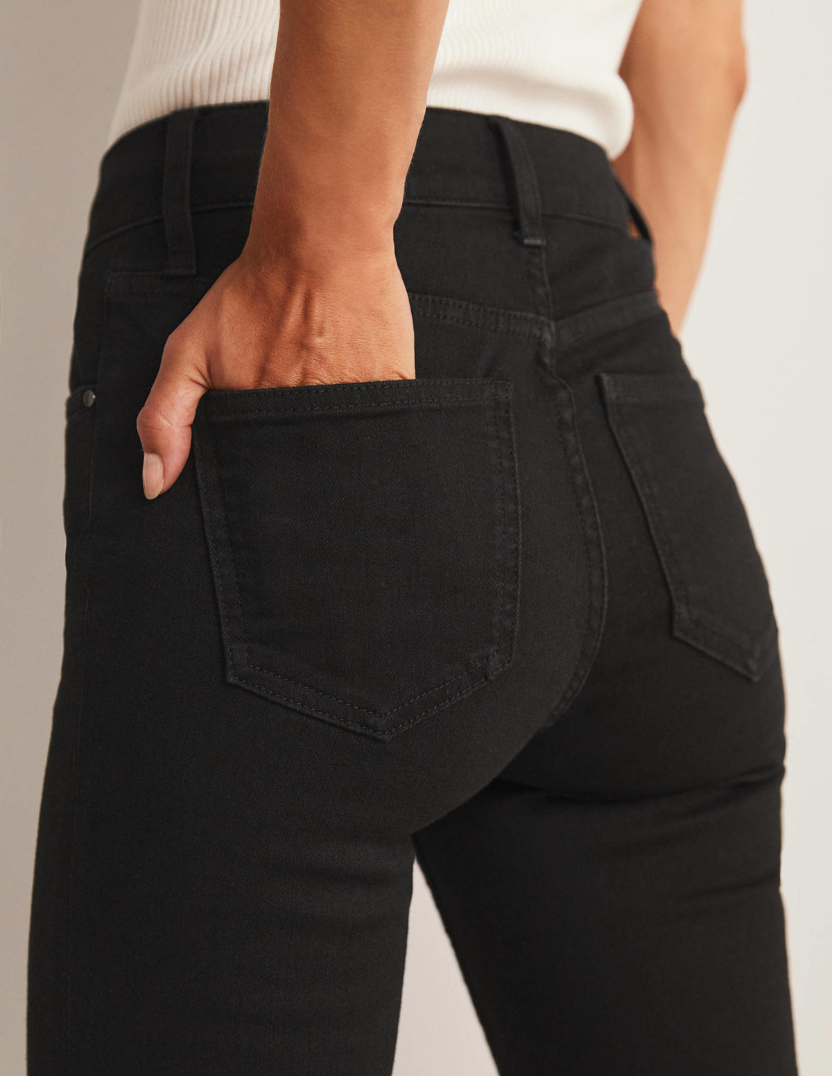 Slim Straight Jeans-Black - Image 2