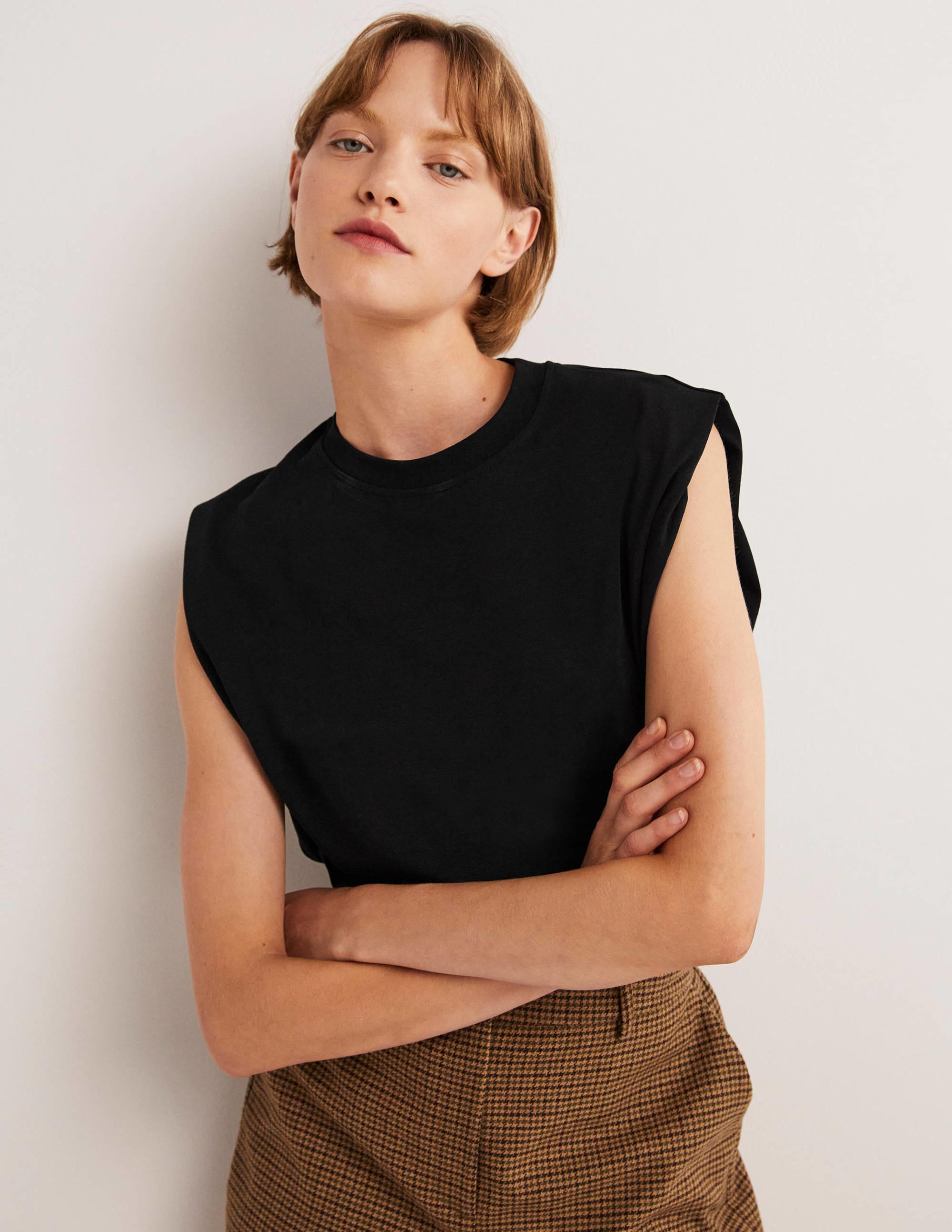 Perfect Cotton Sleeveless Top-Black - Image 4