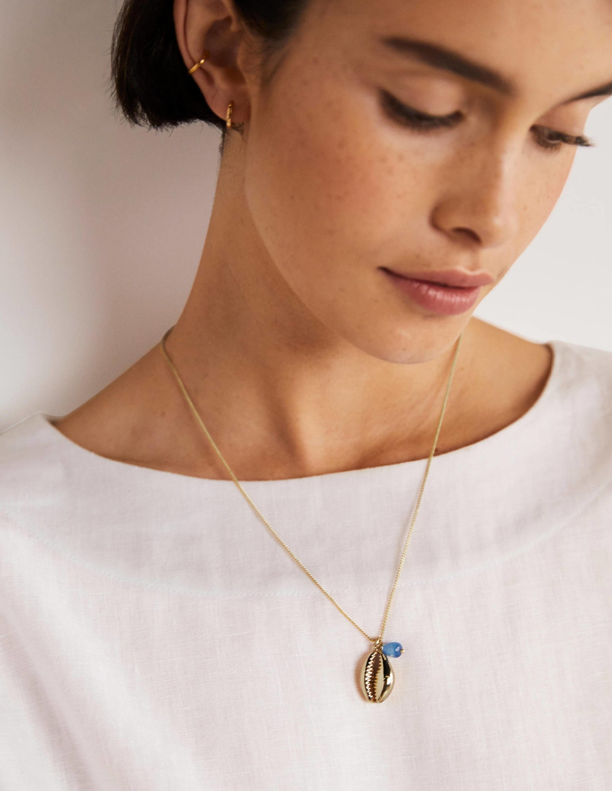 Shell Pendant Necklace-Gold/Blue-3
