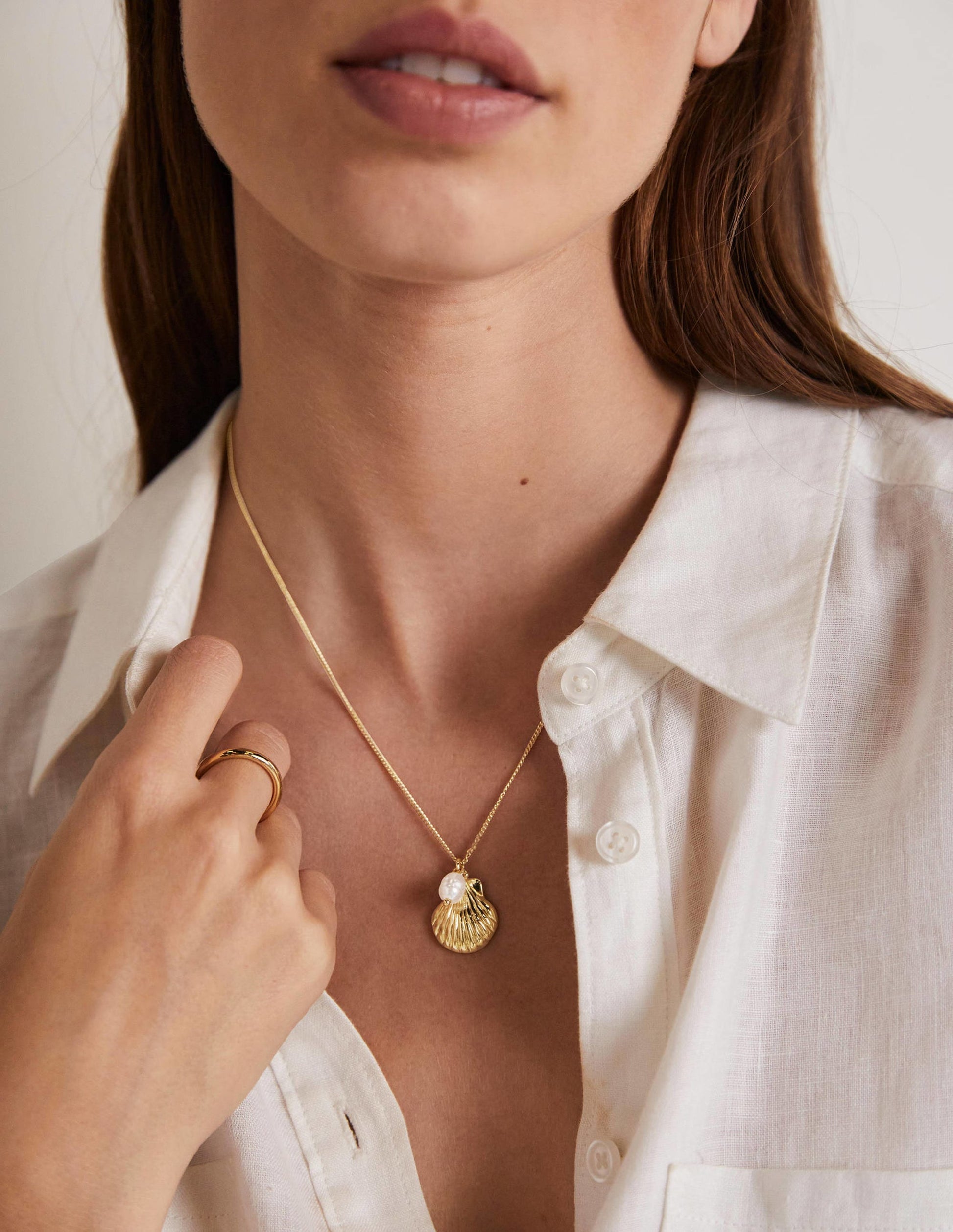 Shell Pendant Necklace-Gold/Pearl-3