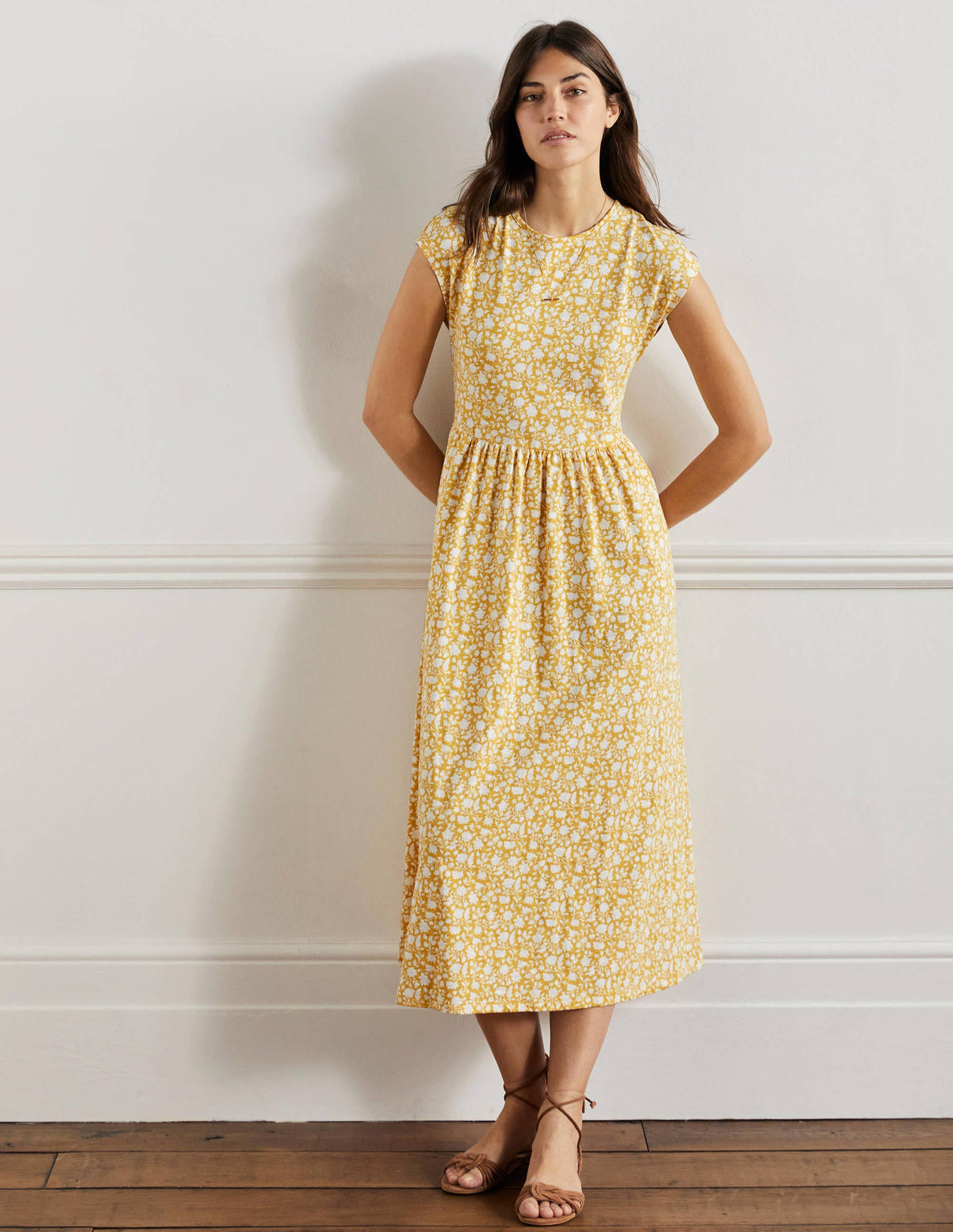 Easy T-Shirt Midi Dress-Butter Botanic Silhouette - Image 1