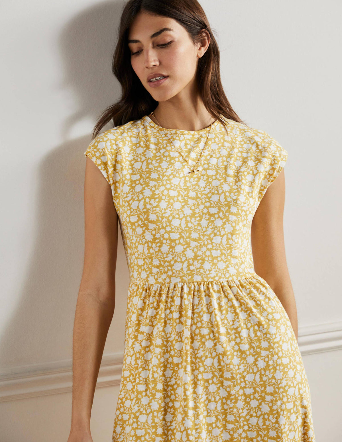 Easy T-Shirt Midi Dress-Butter Botanic Silhouette - Image 4