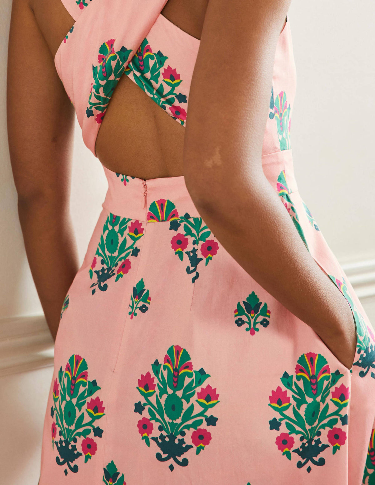 Elsa Back Detail Midi Dress-Milkshake, Bouquet Stamp - Image 4