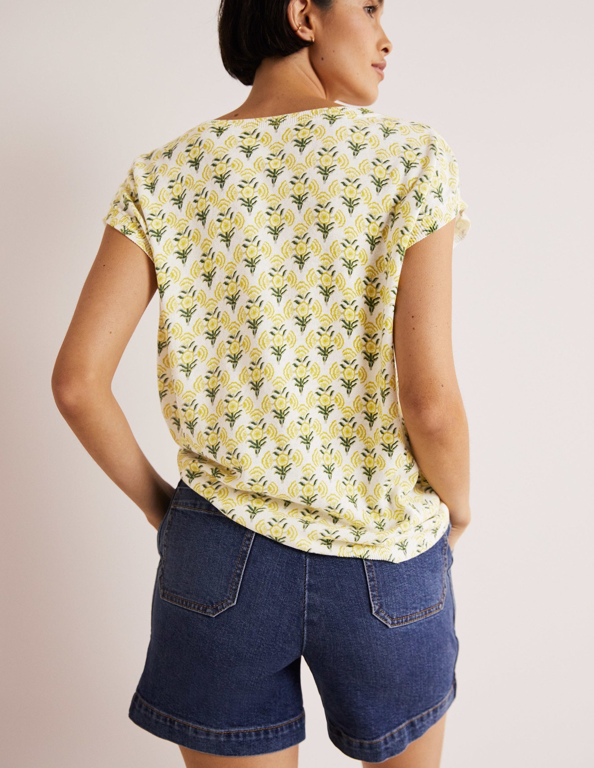 Printed Crew Neck Knitted Vest-Olive Oil, Poppy Geo-3