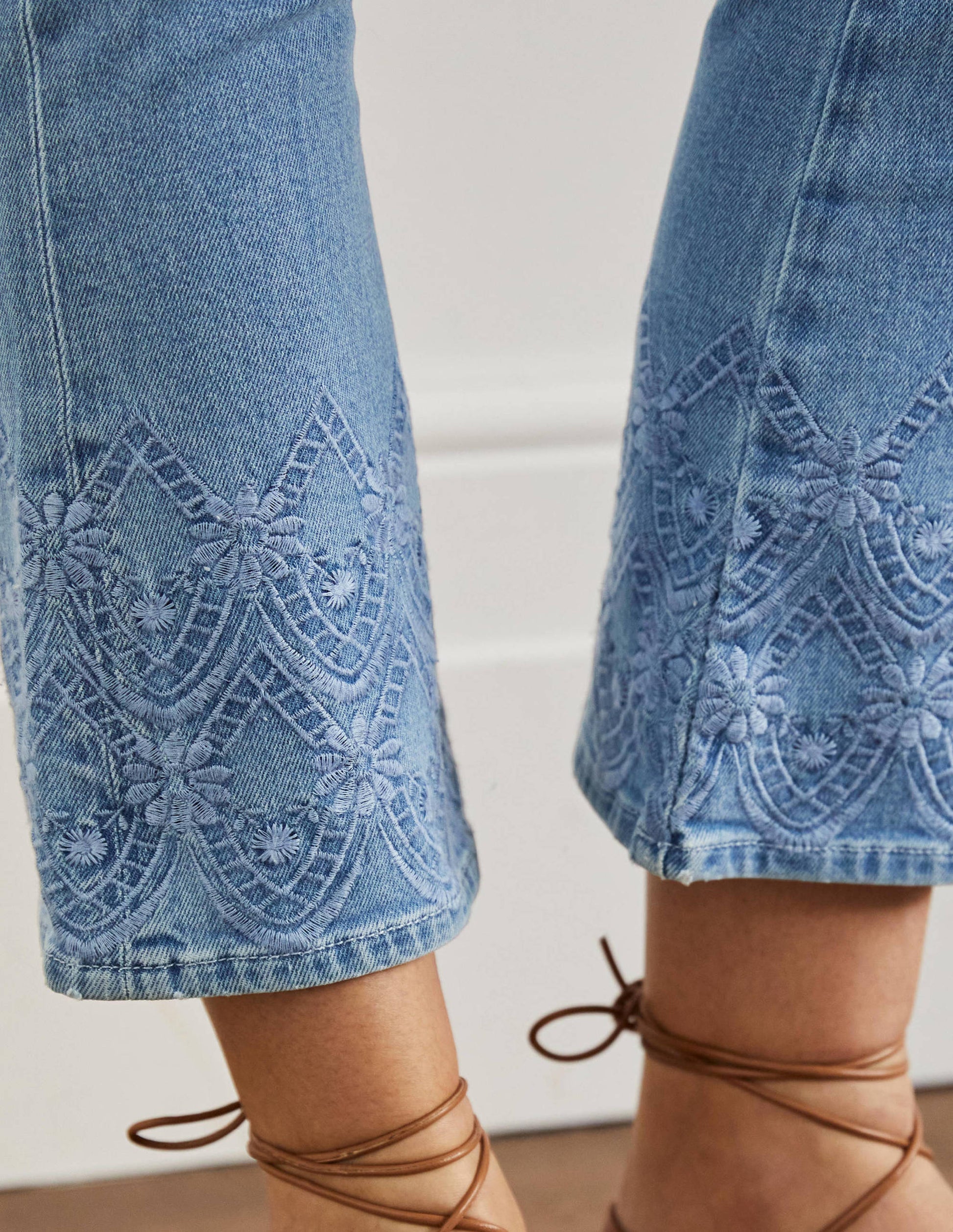 Cropped Flare Jeans-Light Vintage Embroidery-5