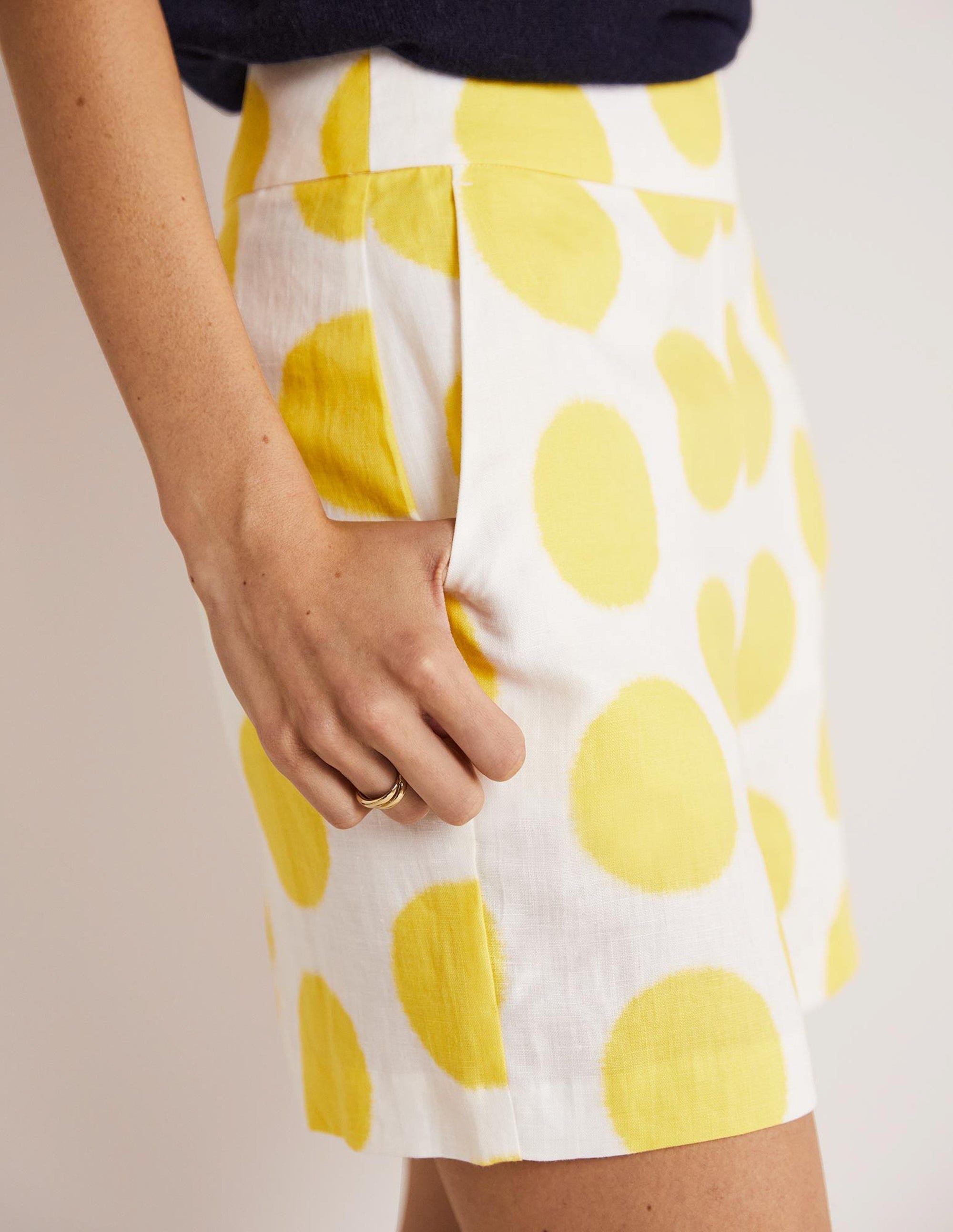 Georgina Linen Shorts-Lemon Fizz, Ikat Spot - Image 4