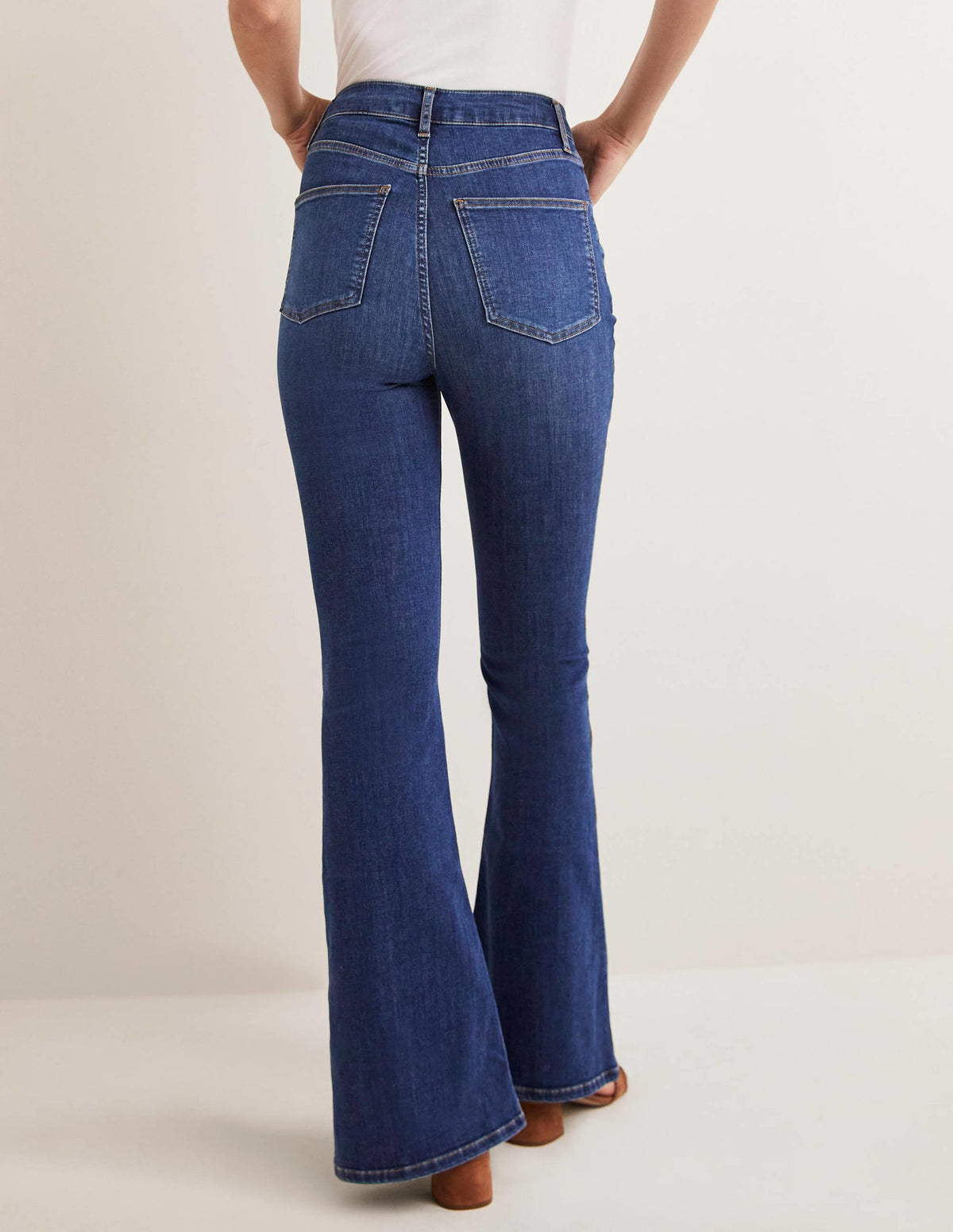 HIGH RISE FITTED FLARE-Mid Vintage - Image 3