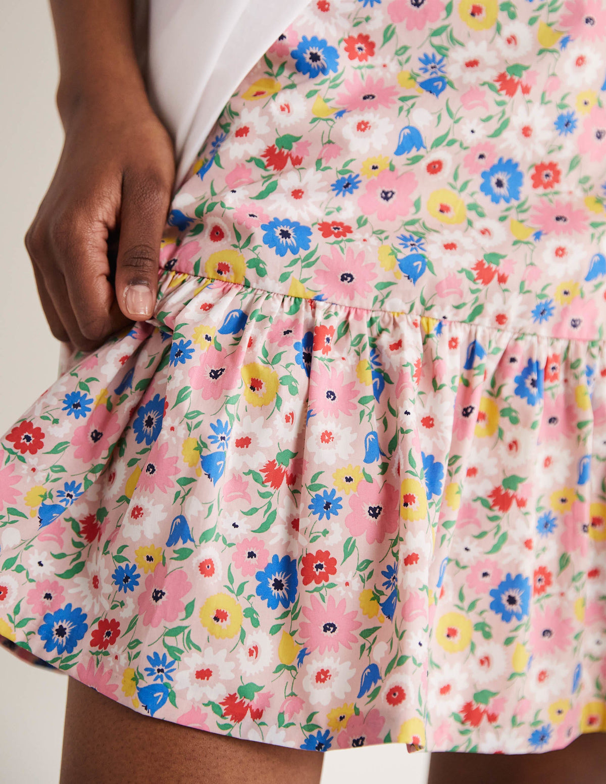 Tiered Poplin Mini Skirt-Milkshake, Elegant Bloom - Image 2