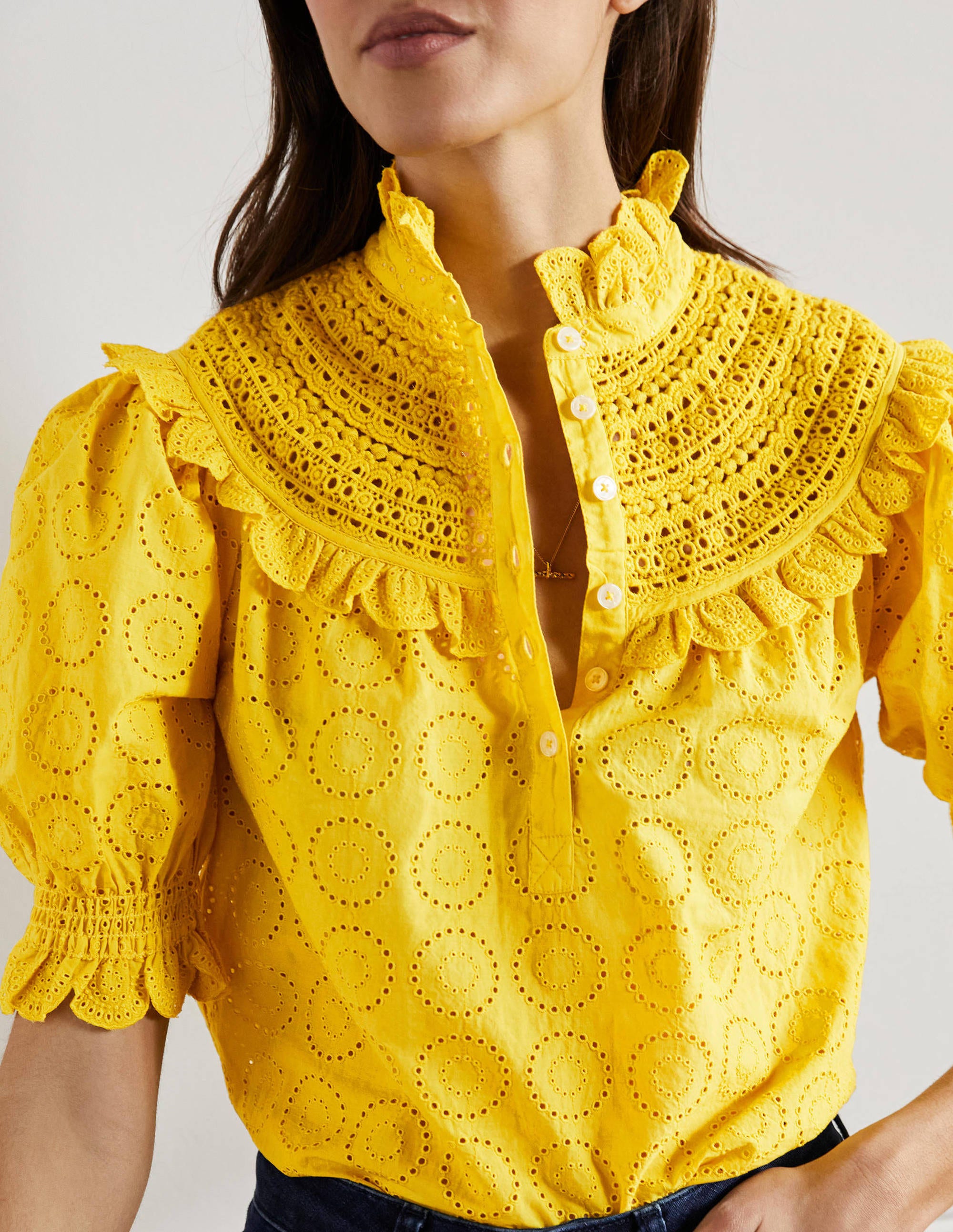 Faye Short Sleeve Broderie Top-Lemon Fizz - Image 4