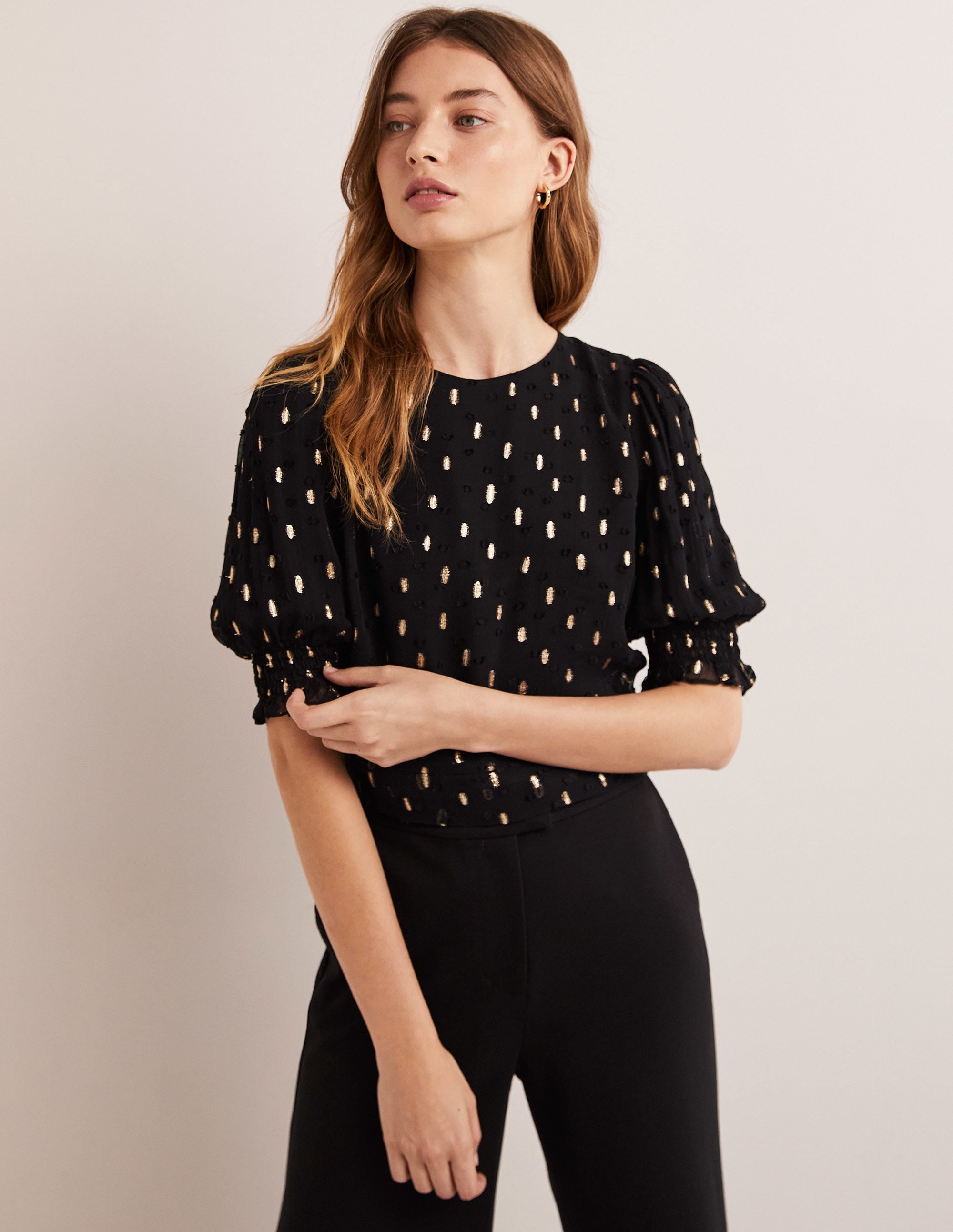 Cropped Metallic Smocked Top-Black and Gold Clip - Image 4