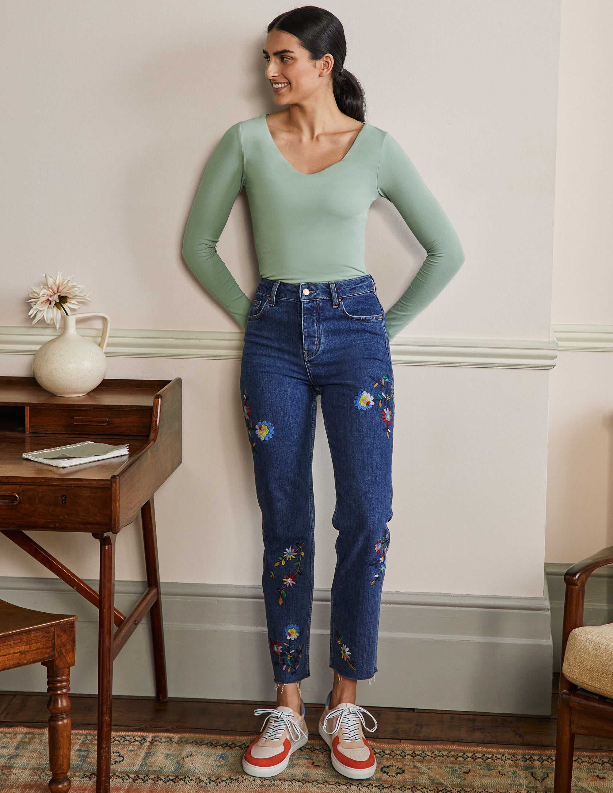 Double Layer V-neck Top-Iceberg Green - Image 4