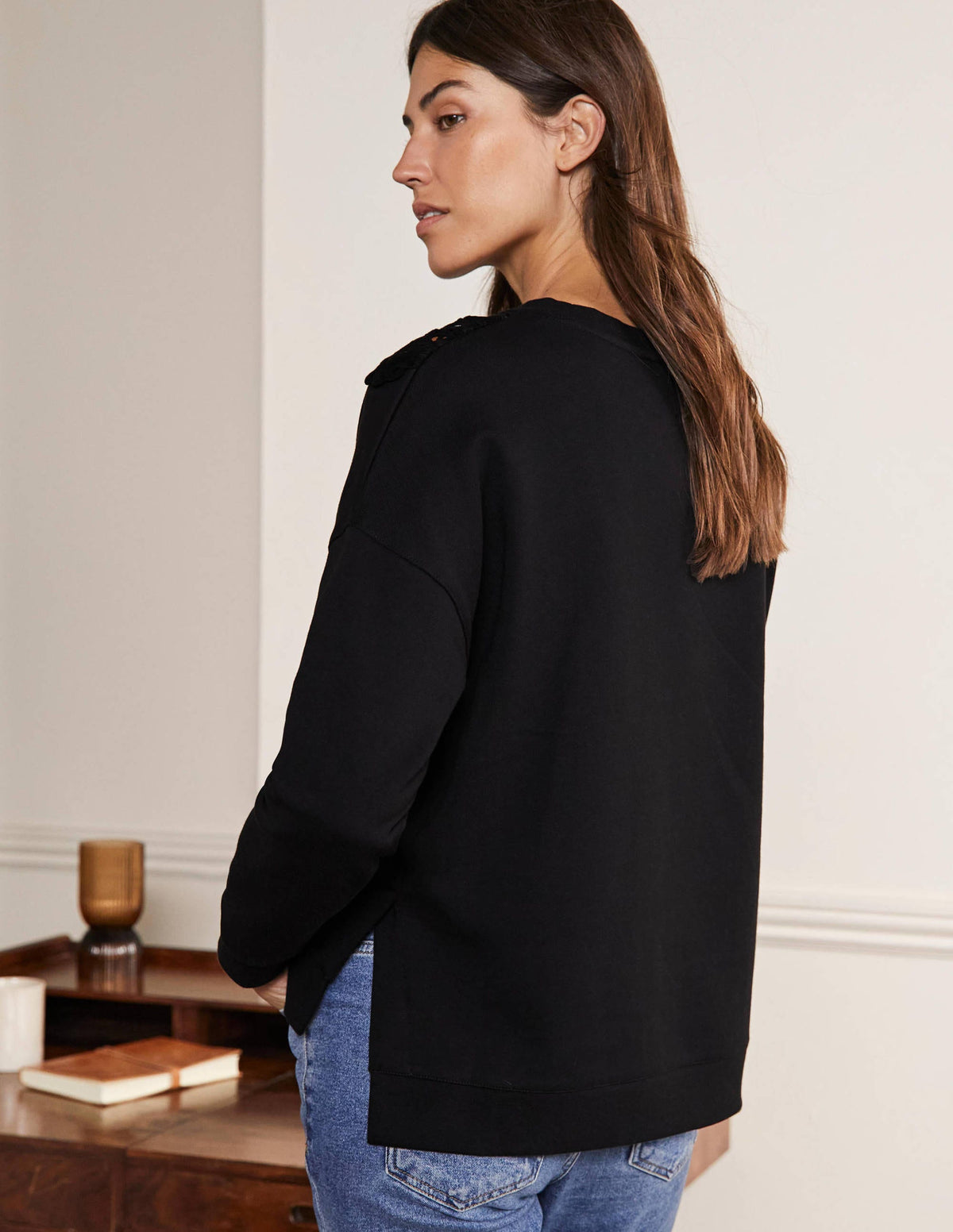 Interest Sweatshirt-Black - Image 3