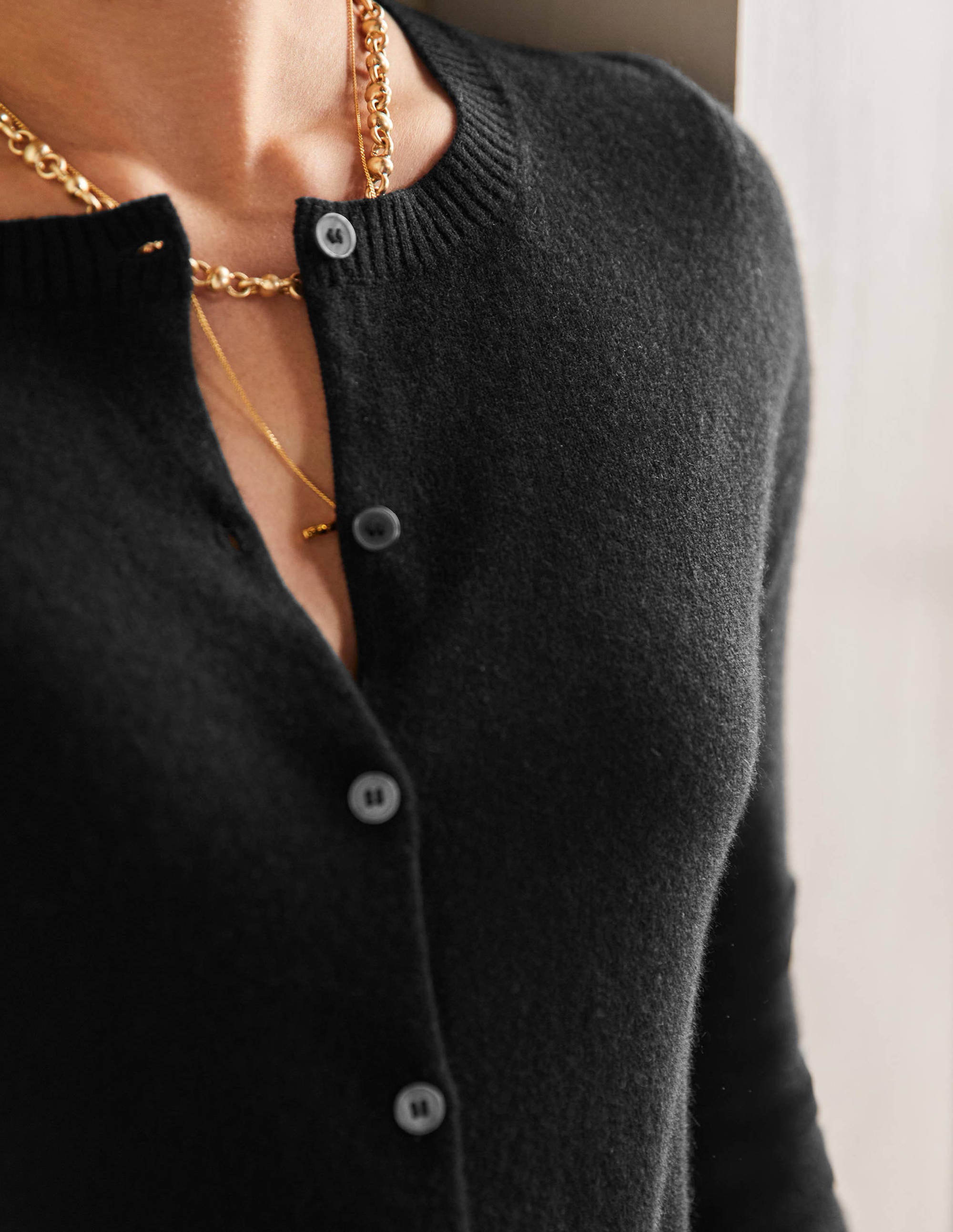 Cashmere Cropped Cardigan-Black - Image 2