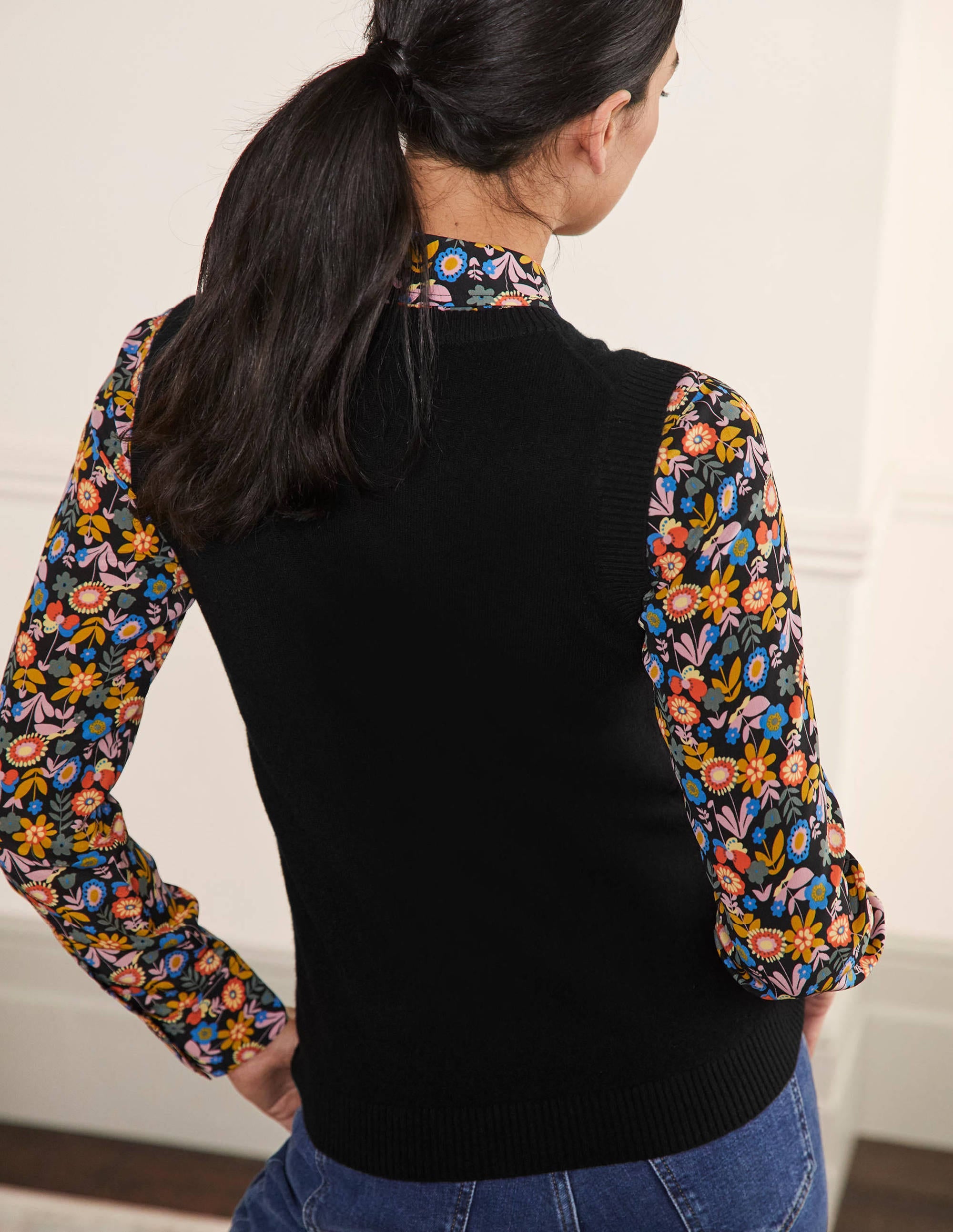 Cashmere Knitted Tank Top-Black - Image 3