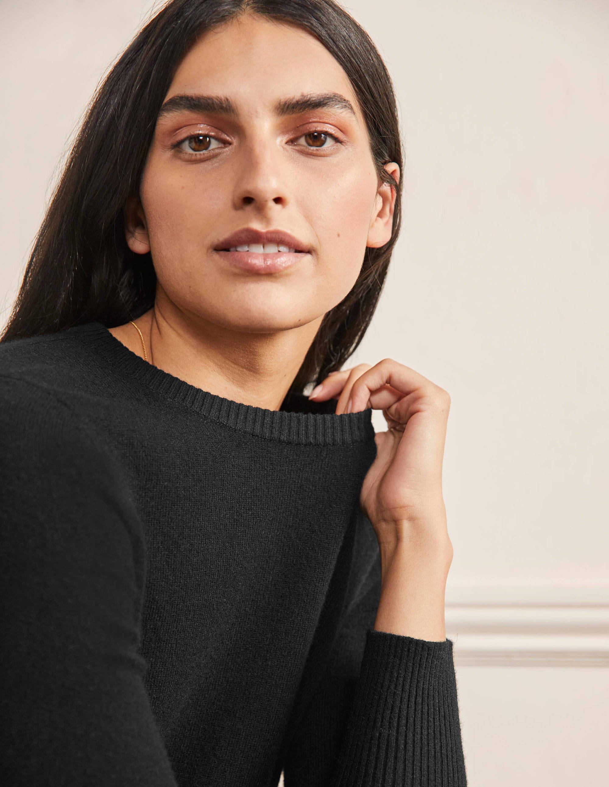 Cashmere Crew Neck Jumper-Black - Image 4