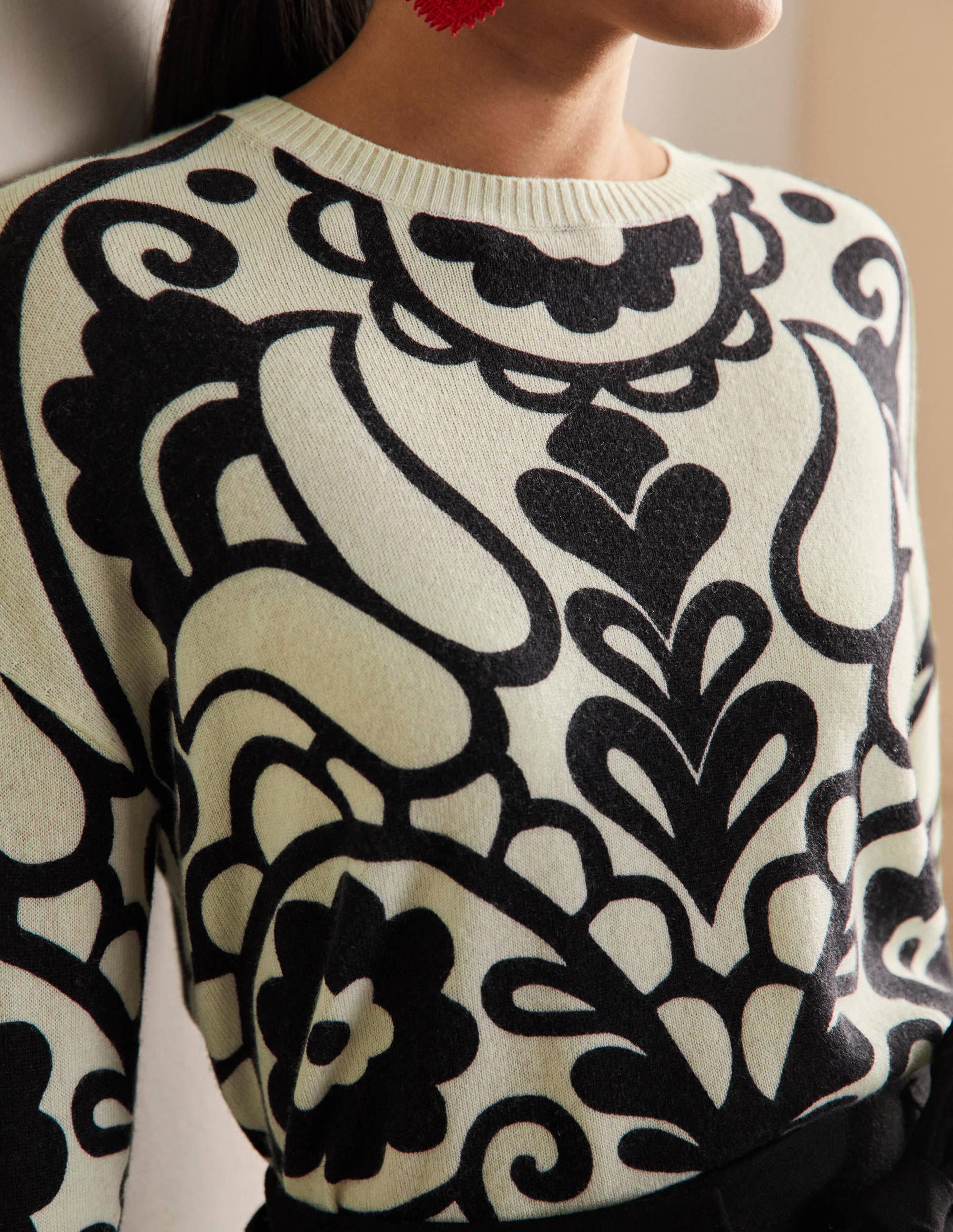 Margot Cashmere Jumper-Ivory, Floral Heart - Image 2
